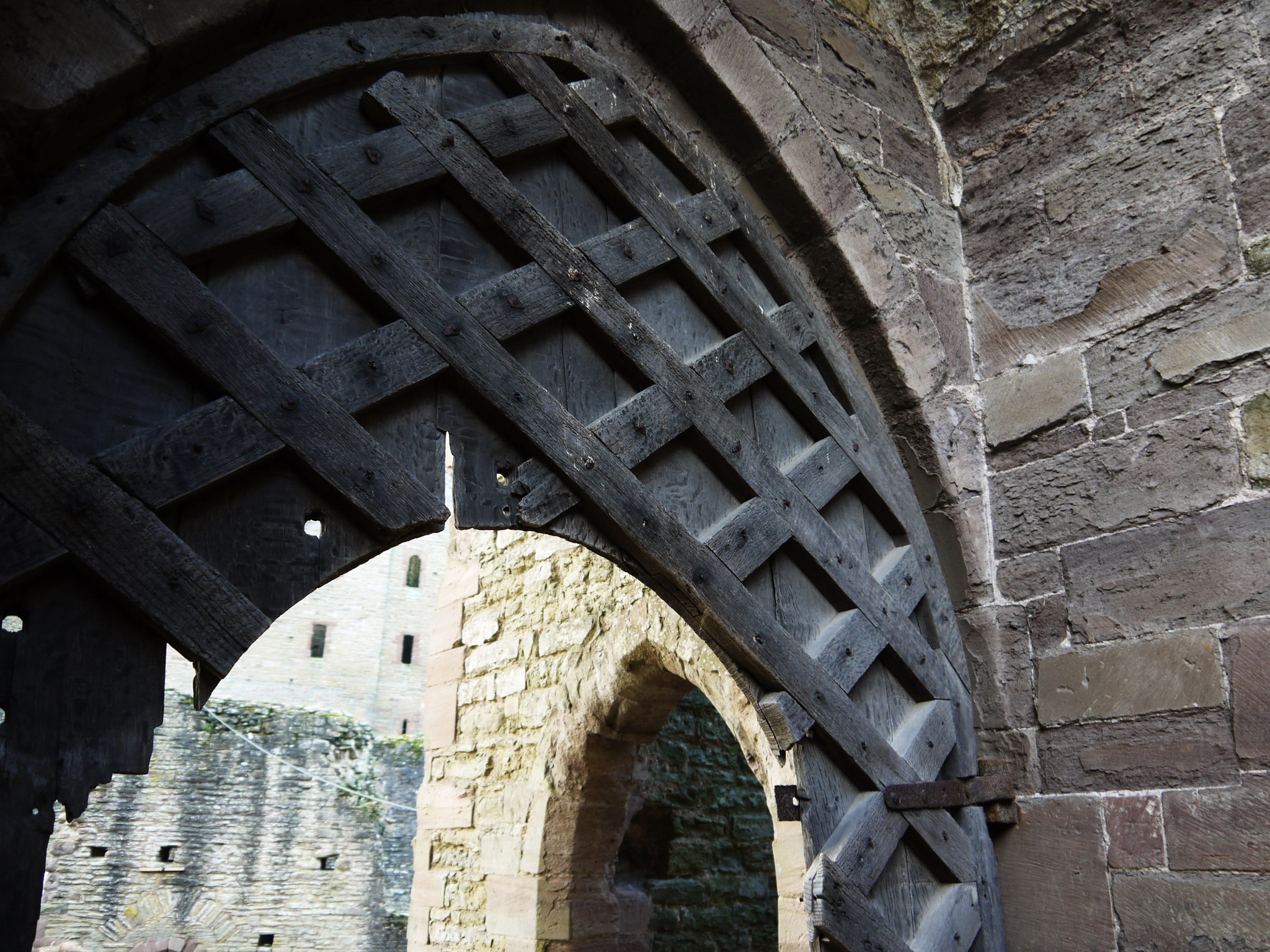 Panasonic Lumix DMC-GF3 + IO 14-42mm F3.5-5.6 sample photo. Ludlow castle, wales,  uk photography