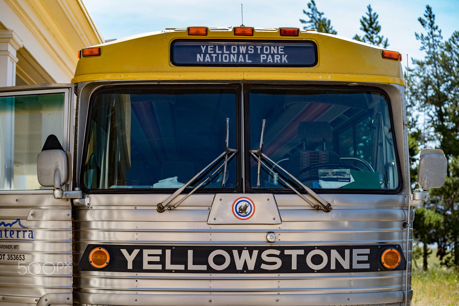 Pentax K-1 sample photo. Vintage yellowstone bus photography