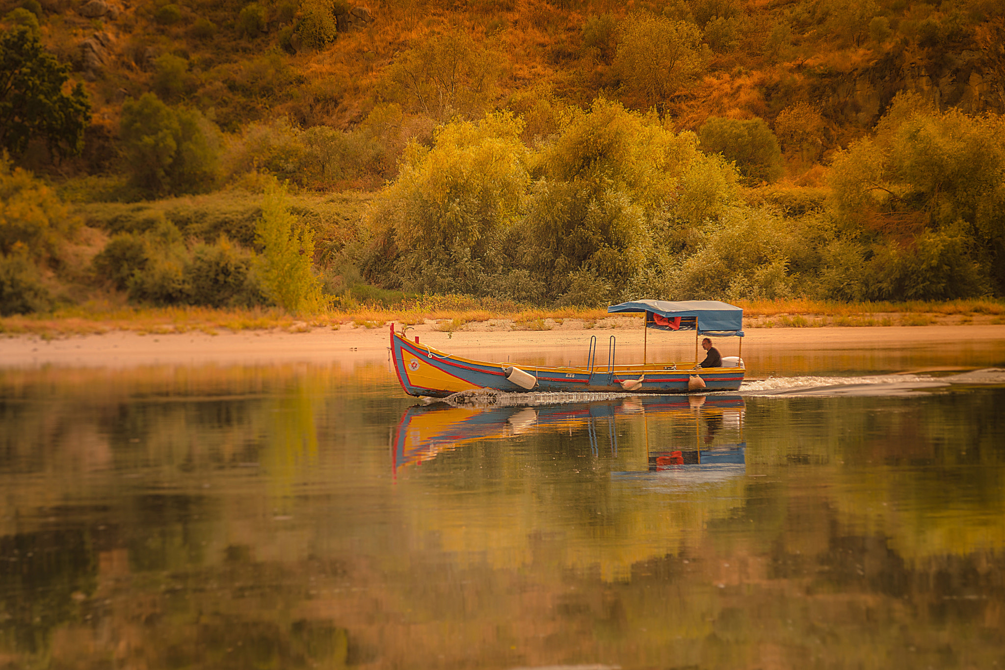 Sony DT 16-105mm F3.5-5.6 sample photo. Boat trip in a end of day. photography