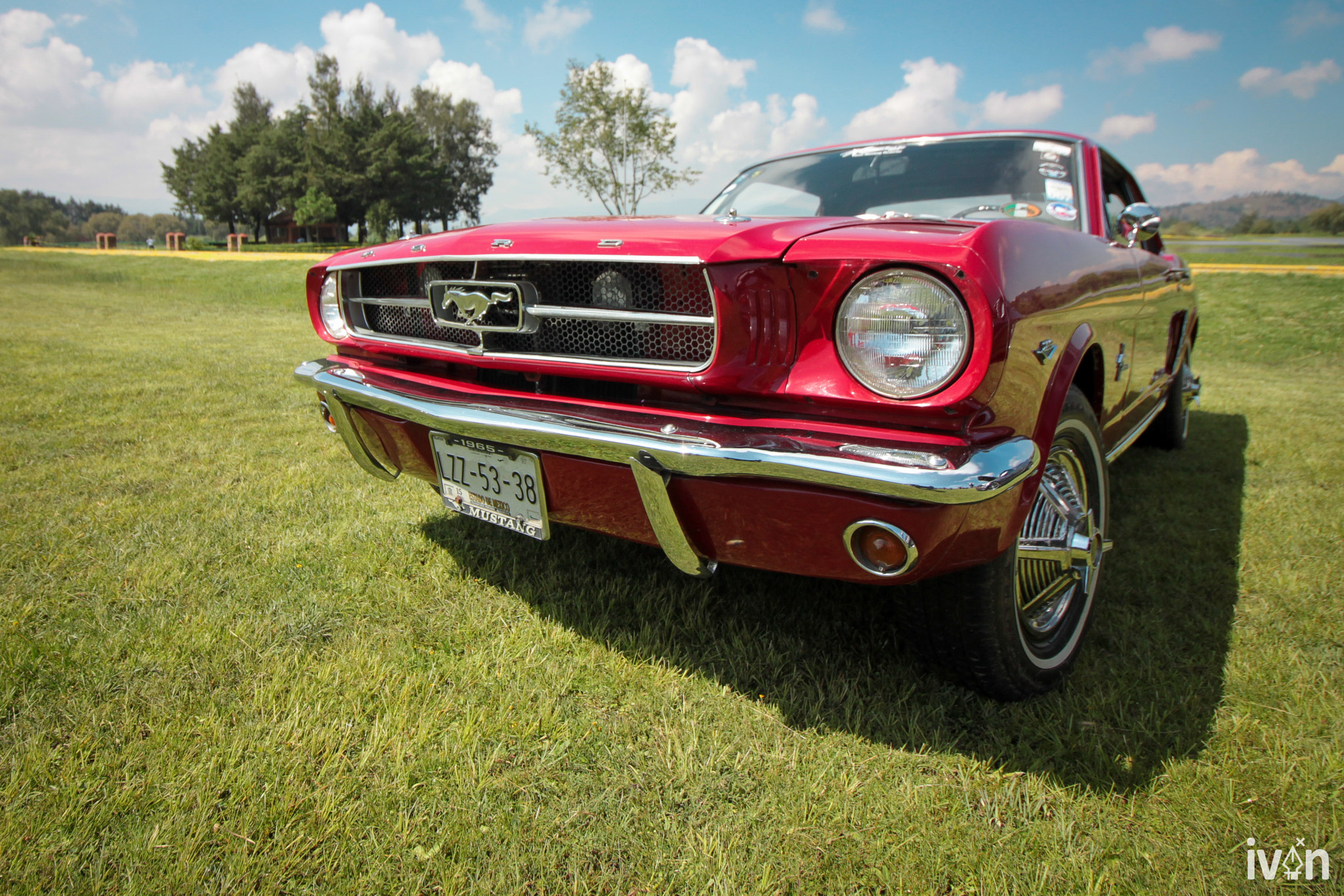 Canon EOS 500D (EOS Rebel T1i / EOS Kiss X3) sample photo. Mustang rojo photography