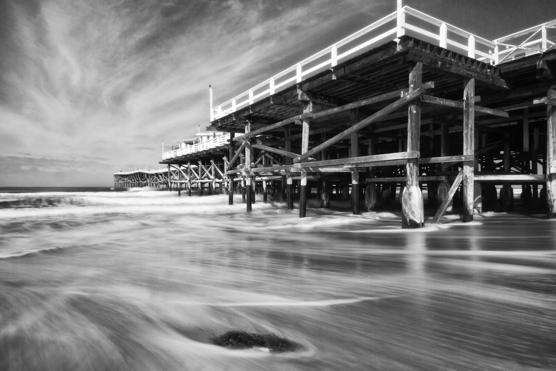 Canon EOS 7D + Tokina AT-X Pro 12-24mm F4 (IF) DX sample photo. Crystal pier photography