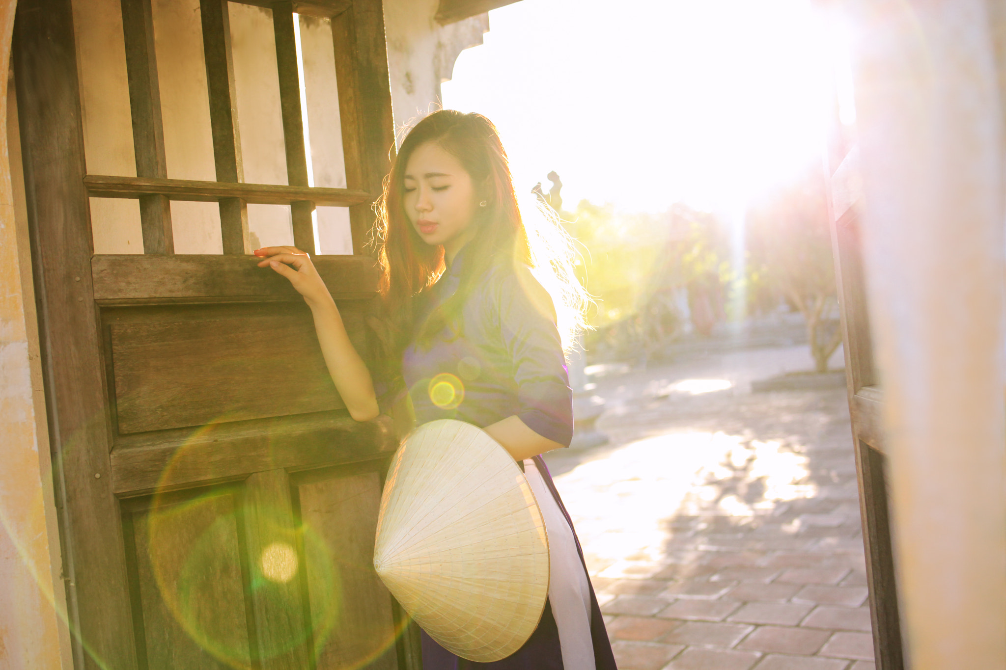 Canon EOS 5D Mark II + Tamron SP 35mm F1.8 Di VC USD sample photo. "ao dai" viet nam photography