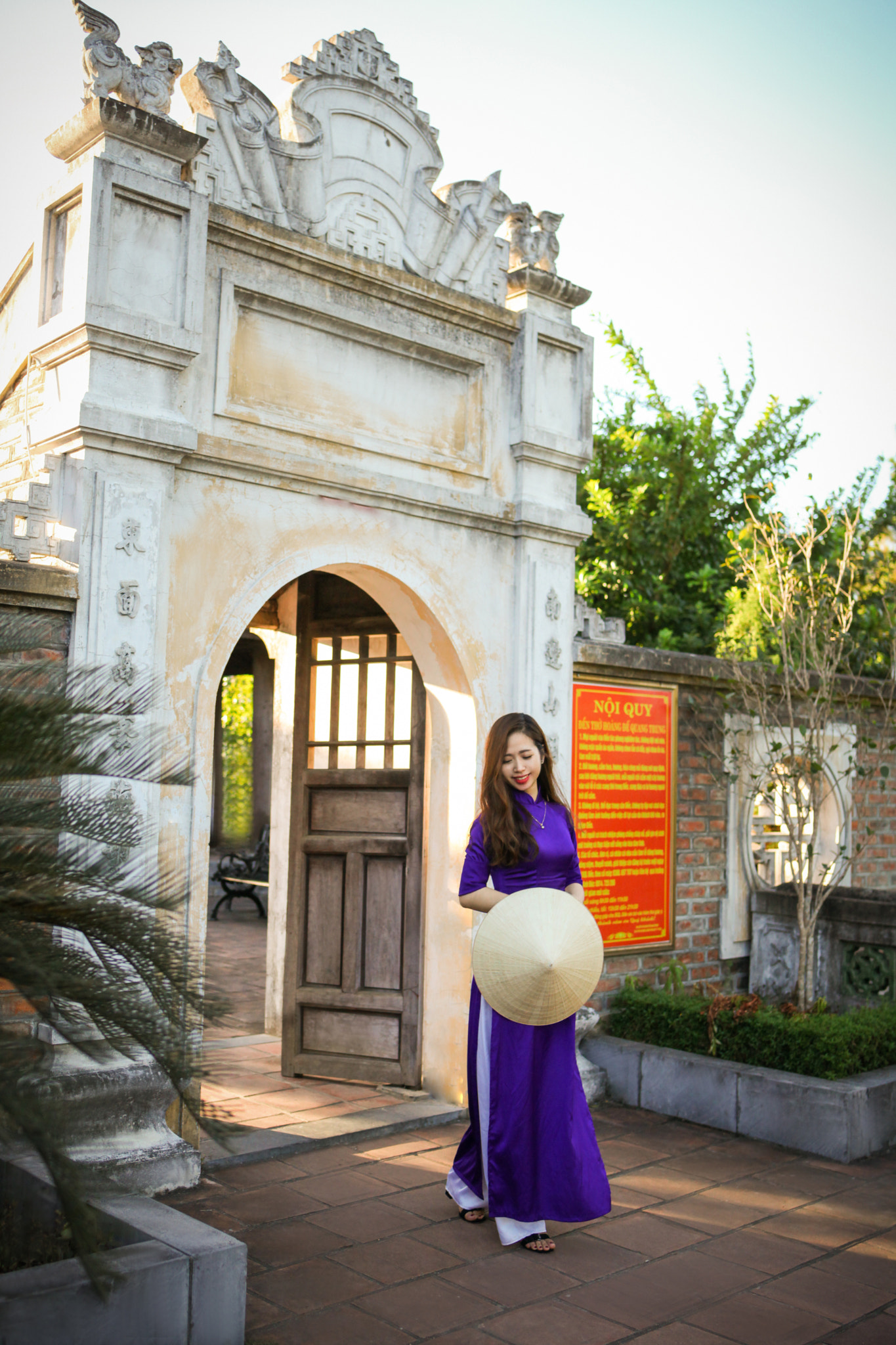 Canon EOS 5D Mark II + Tamron SP 35mm F1.8 Di VC USD sample photo. "ao dai" viet nam photography