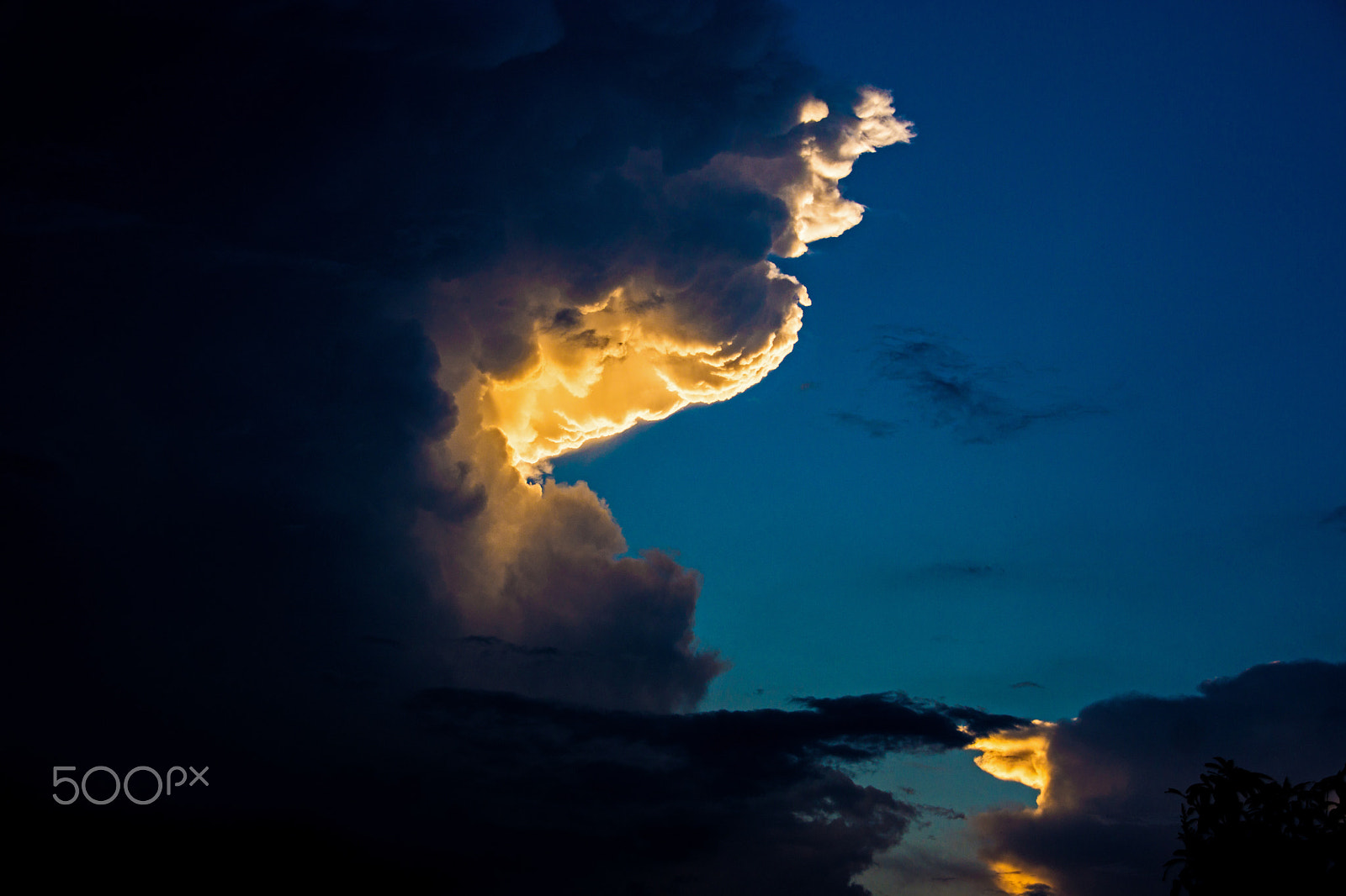 Sigma 17-70mm F2.8-4.5 (D) sample photo. Cloud photography