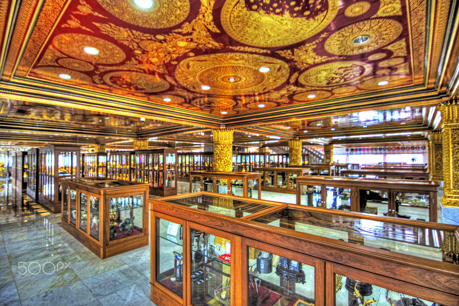 Sony SLT-A77 + 20mm F2.8 sample photo. Inside wat paknam photography