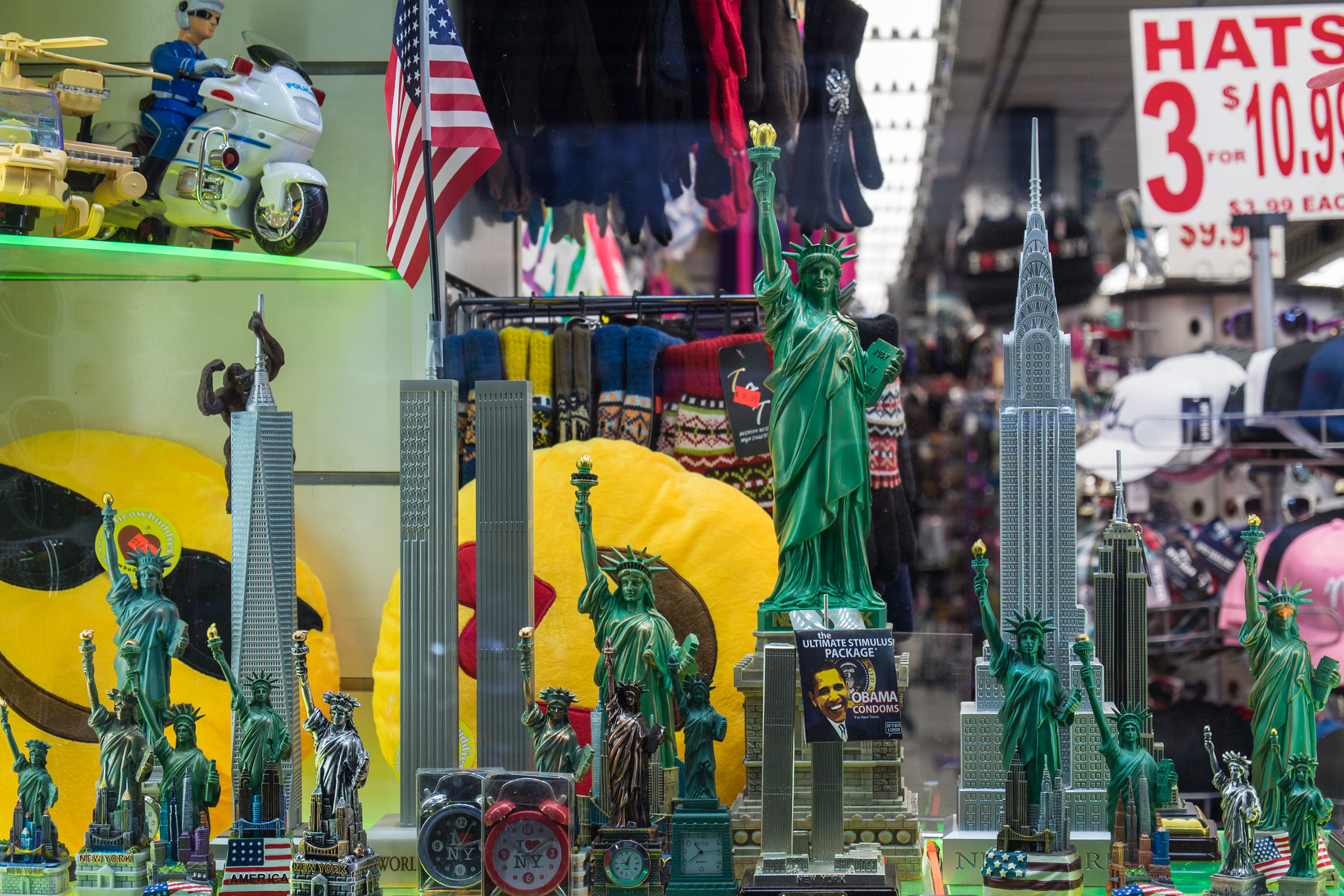 Leica T (Typ 701) sample photo. Souvenirs in time square, new york photography