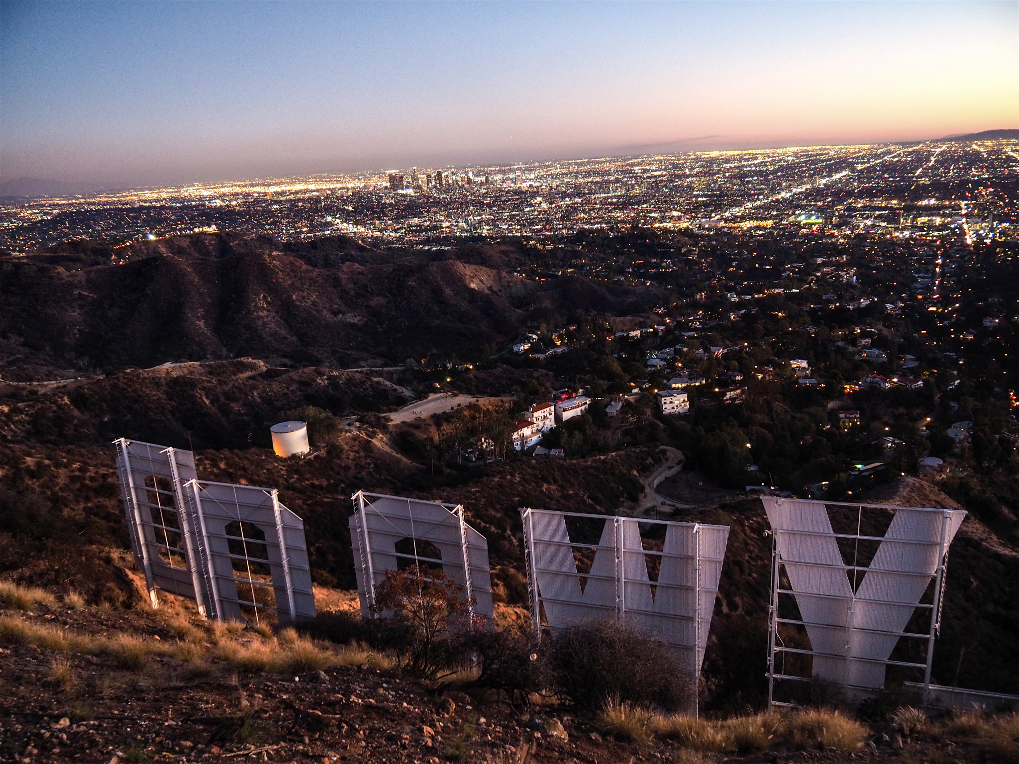 OLYMPUS M.14-150mm F4.0-5.6 II sample photo. Hollywood sign (sunset) photography