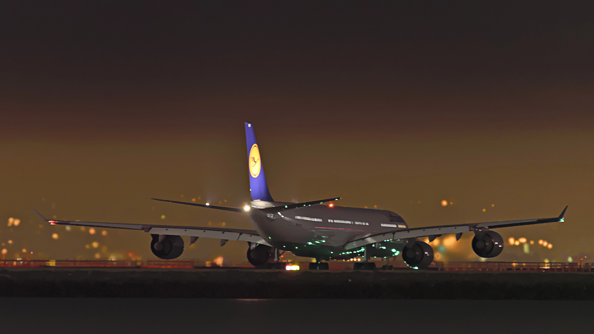 Sigma 150-500mm F5-6.3 DG OS HSM sample photo. Lufthansa a346 photography