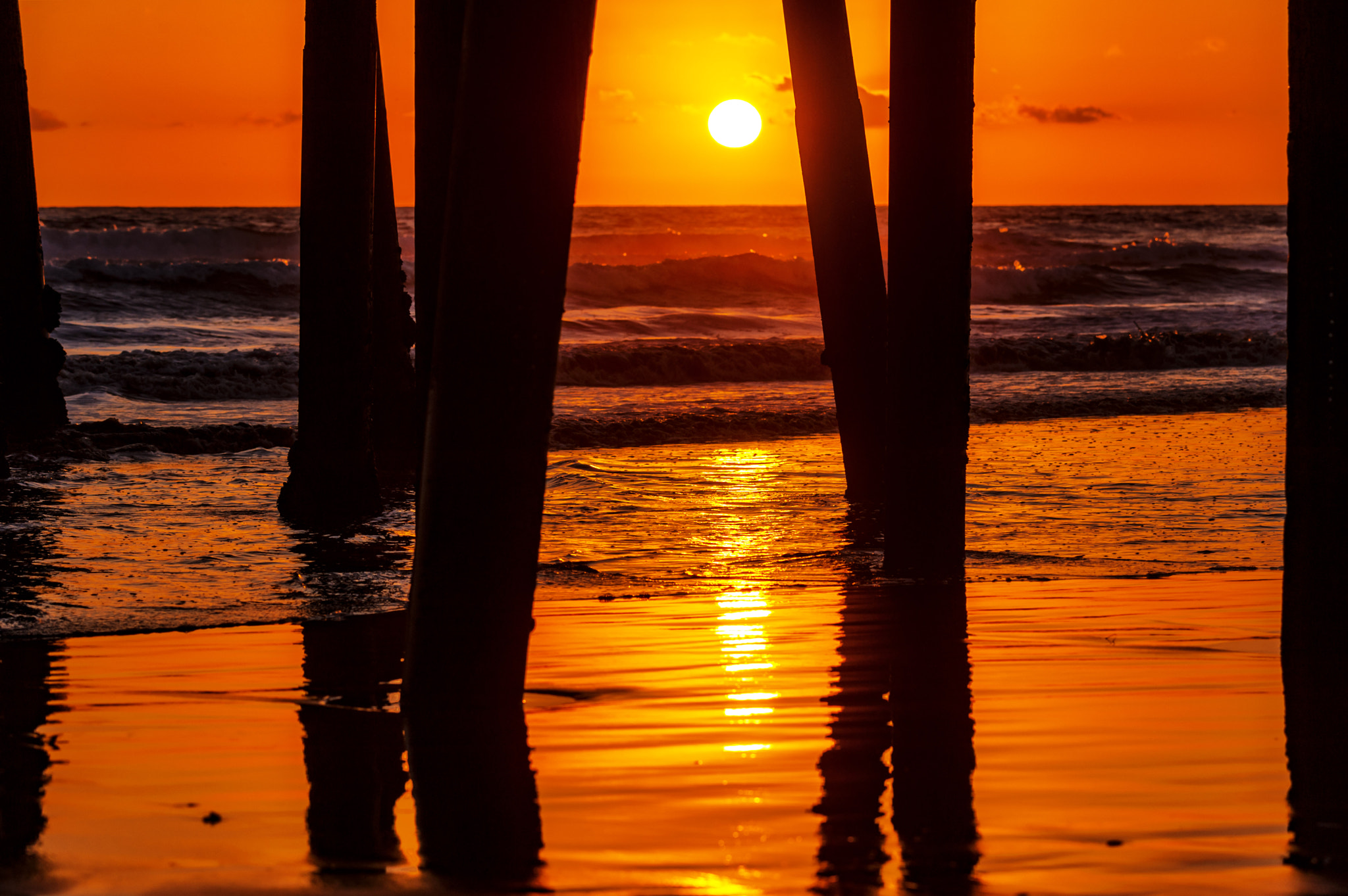 Nikon D700 sample photo. Sunset under oceanside pier - october 5, 2016 photography