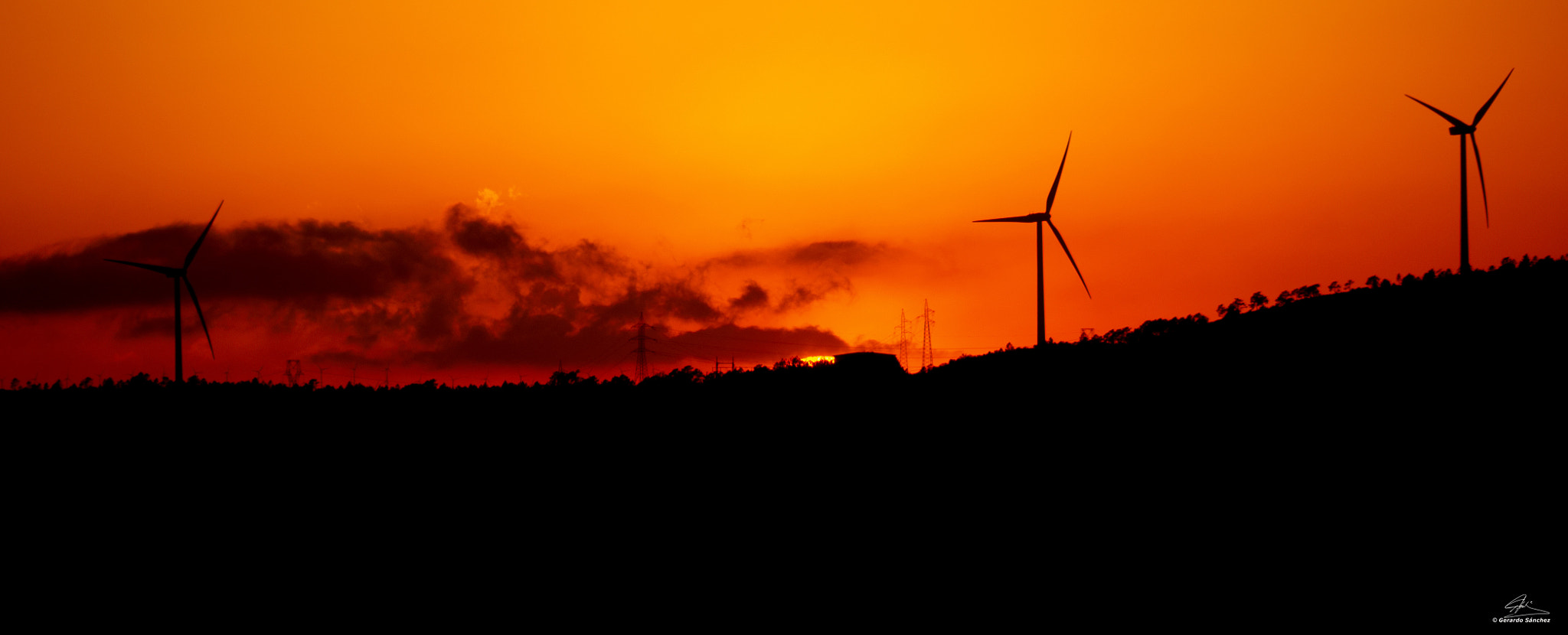 Nikon D90 + Sigma 18-200mm F3.5-6.3 DC sample photo. Bloddy dusk photography