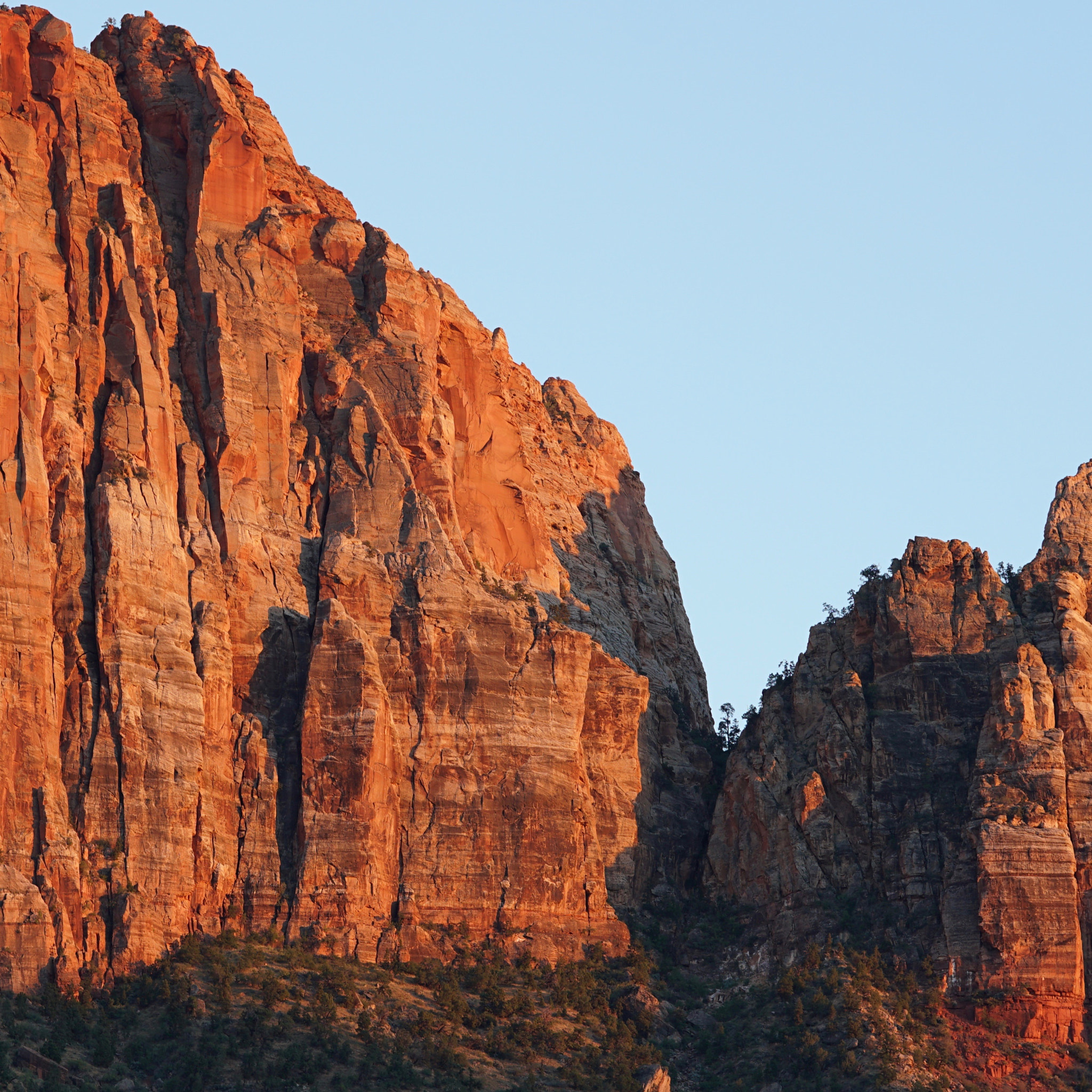 Sony FE 85mm F1.4 GM sample photo. Sunset palette: red wall photography
