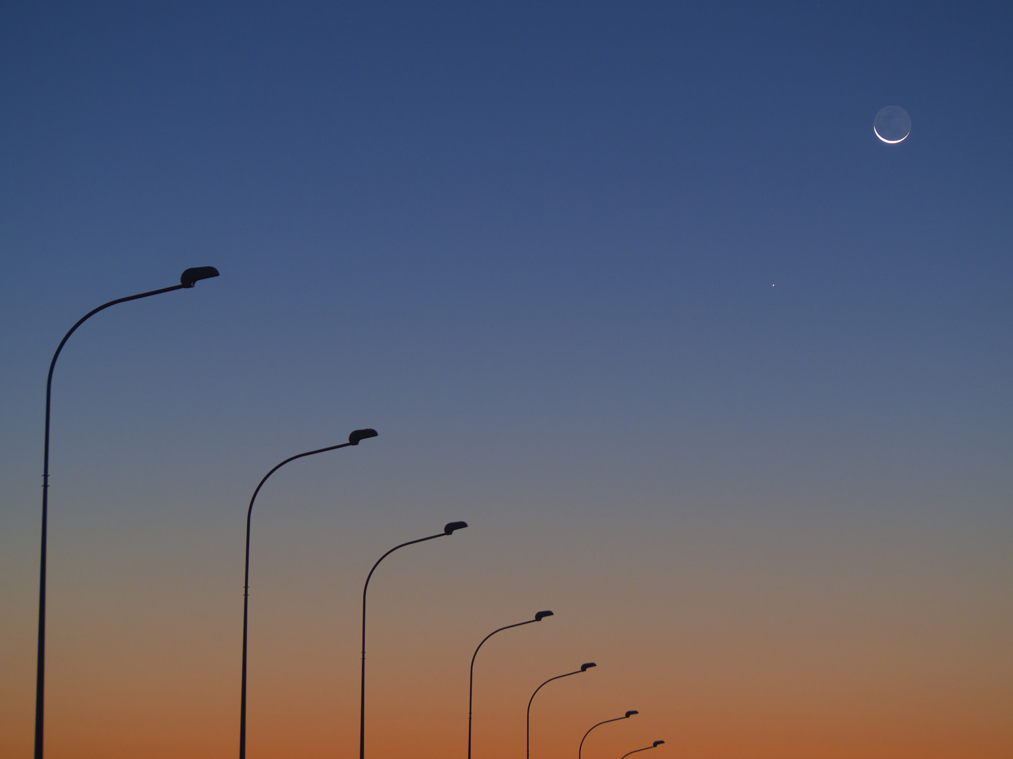 Olympus PEN E-PL6 sample photo. Moon street photography