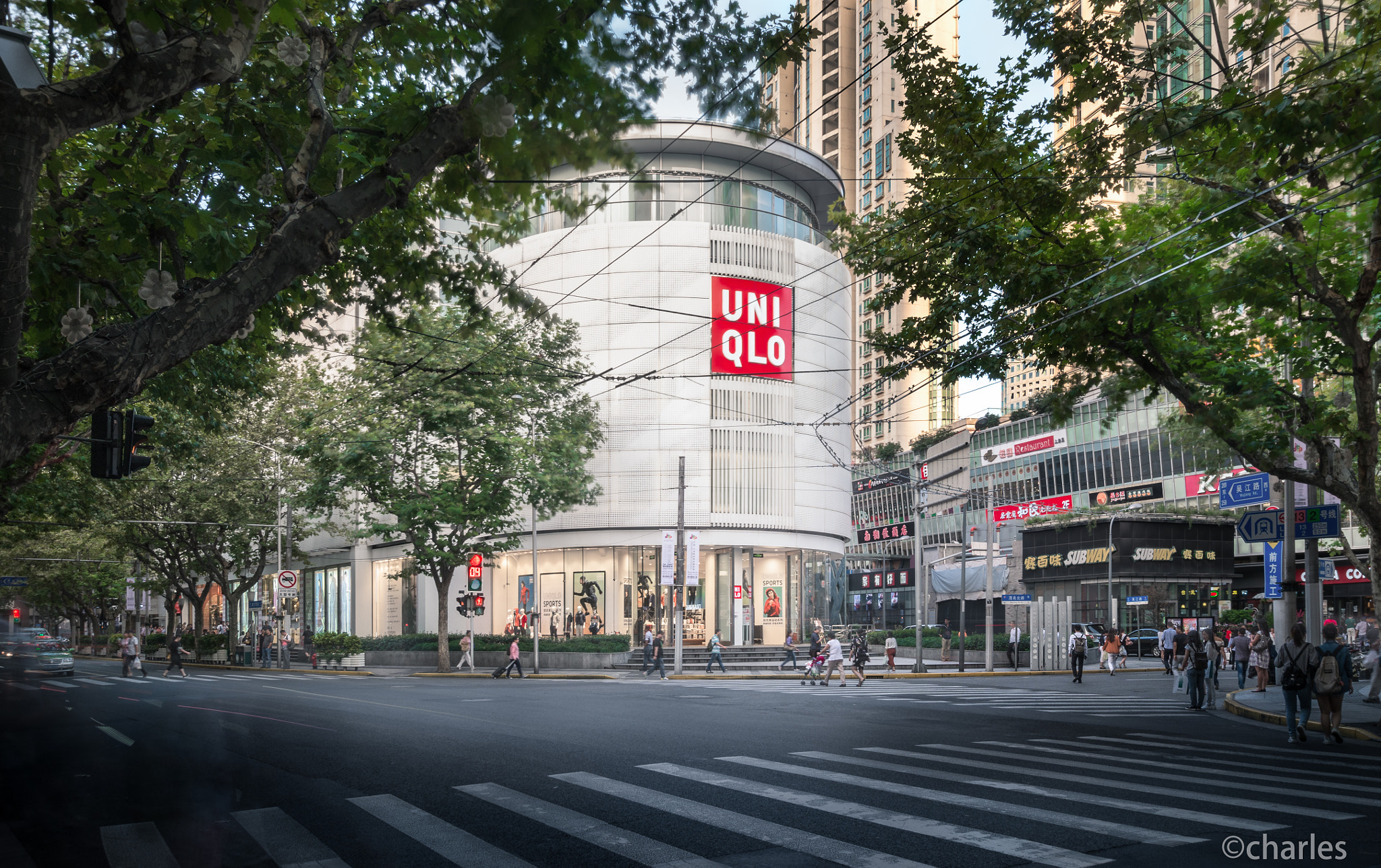 Pentax K-5 IIs sample photo. Shanghai    uniqlo photography