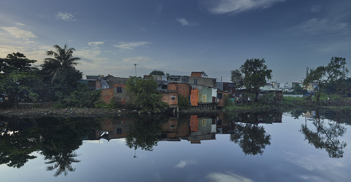 Phase One IQ260 sample photo. Saigon river slums photography