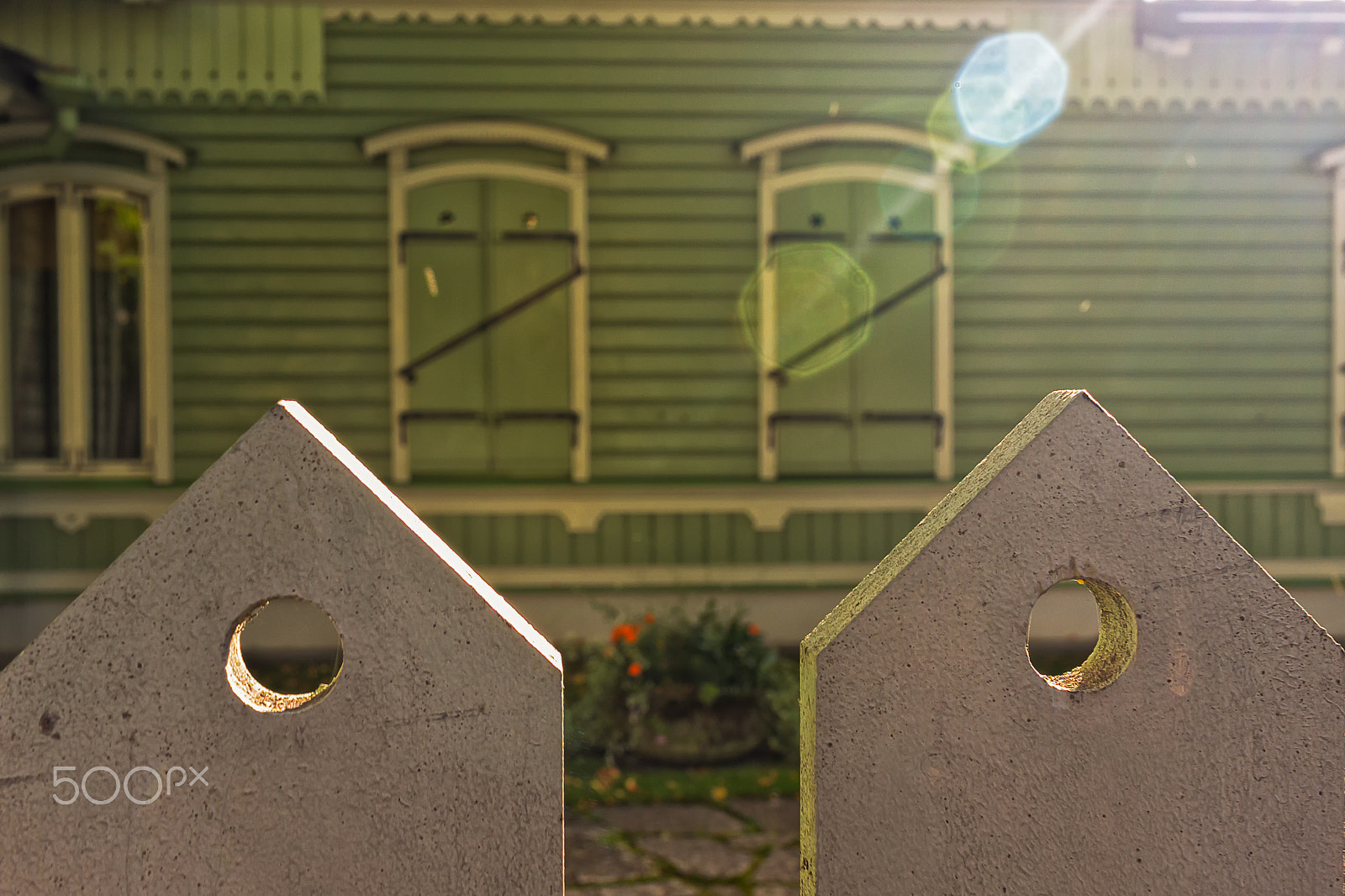 Canon EF-S 24mm F2.8 STM sample photo. Picket fence and windows photography