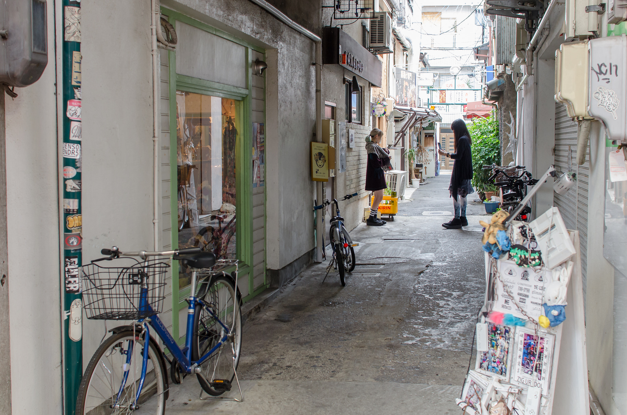 Nikon D7000 + Sigma 30mm F1.4 EX DC HSM sample photo. Alley photography