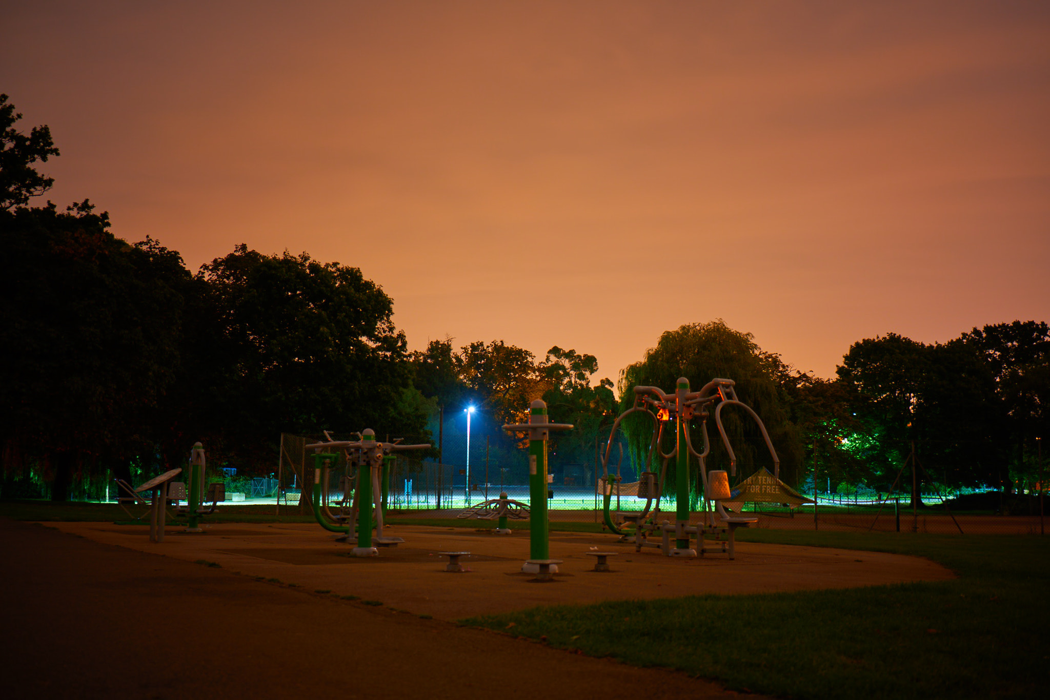 Sony Sonnar T* FE 35mm F2.8 ZA sample photo. Life on mars  photography