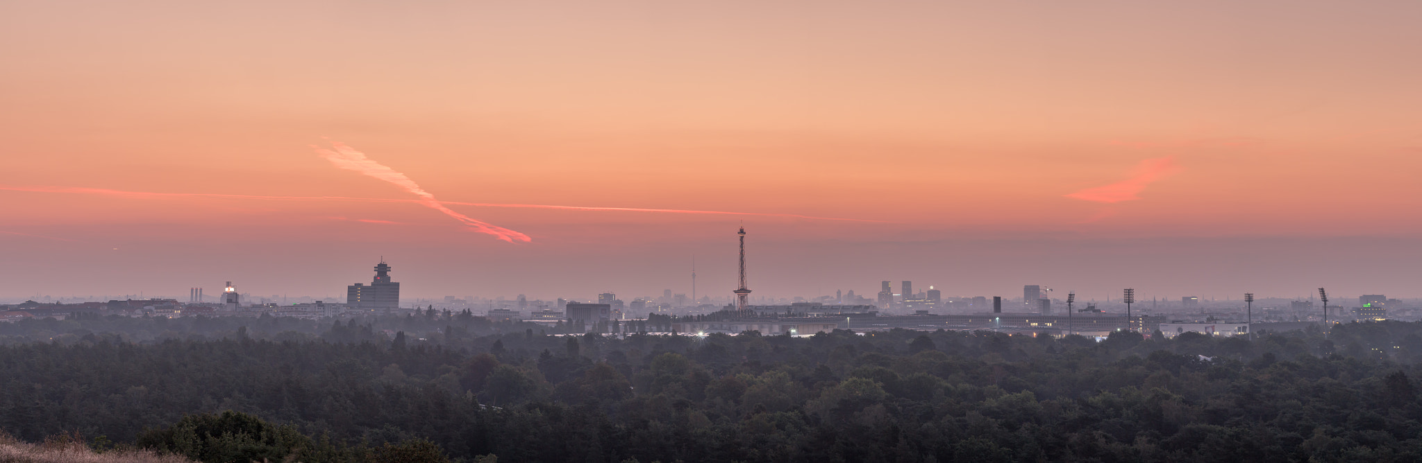 Canon EOS 760D (EOS Rebel T6s / EOS 8000D) sample photo. Misty sunrise in berlin photography
