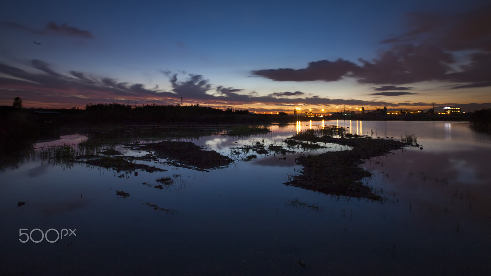 Canon EF 16-35mm F4L IS USM sample photo. ..l'ora blu.. photography