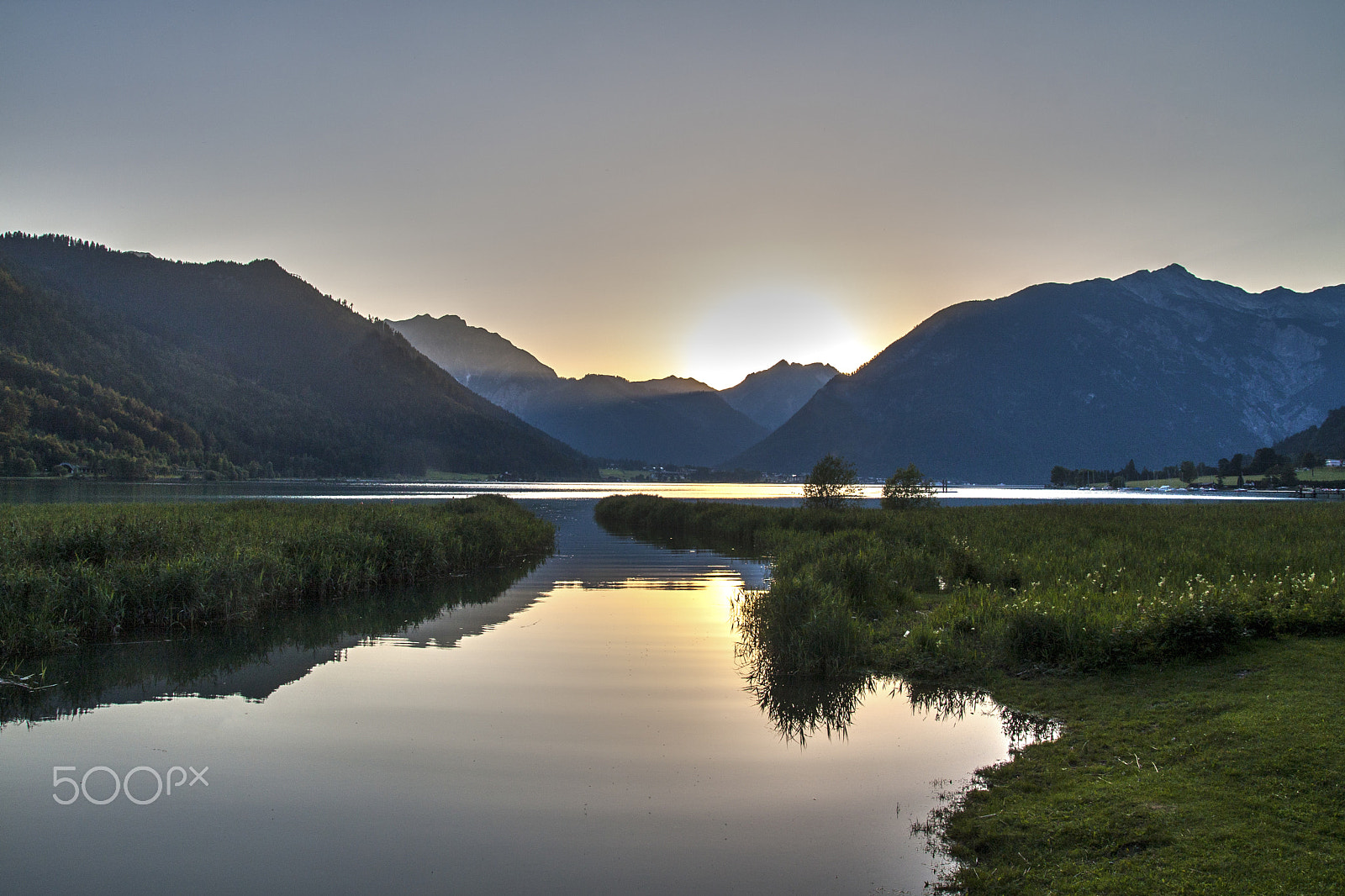 Tamron SP AF 17-50mm F2.8 XR Di II LD Aspherical (IF) sample photo. Sunset at maurach photography