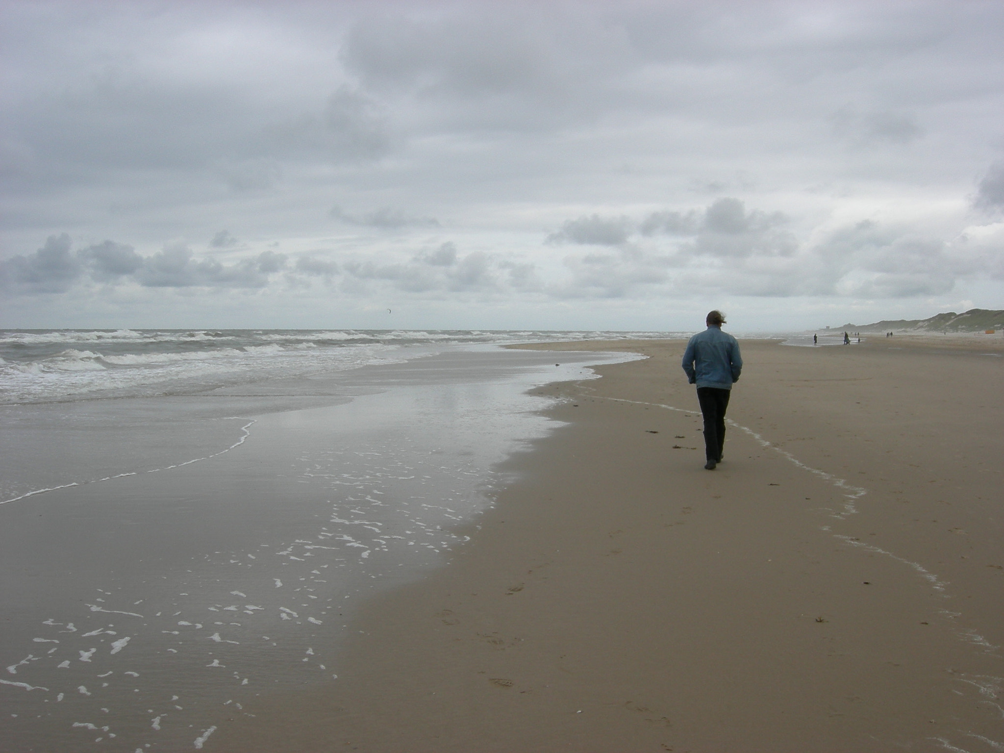 Nikon COOLPIX P2 sample photo. Walking along the coast photography