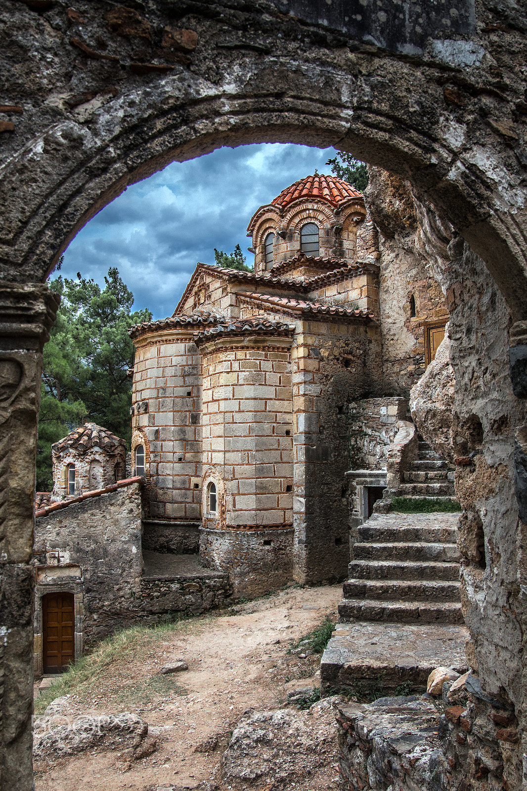 Canon EOS 650D (EOS Rebel T4i / EOS Kiss X6i) + Sigma 18-50mm f/2.8 Macro sample photo. Mystras_greece photography