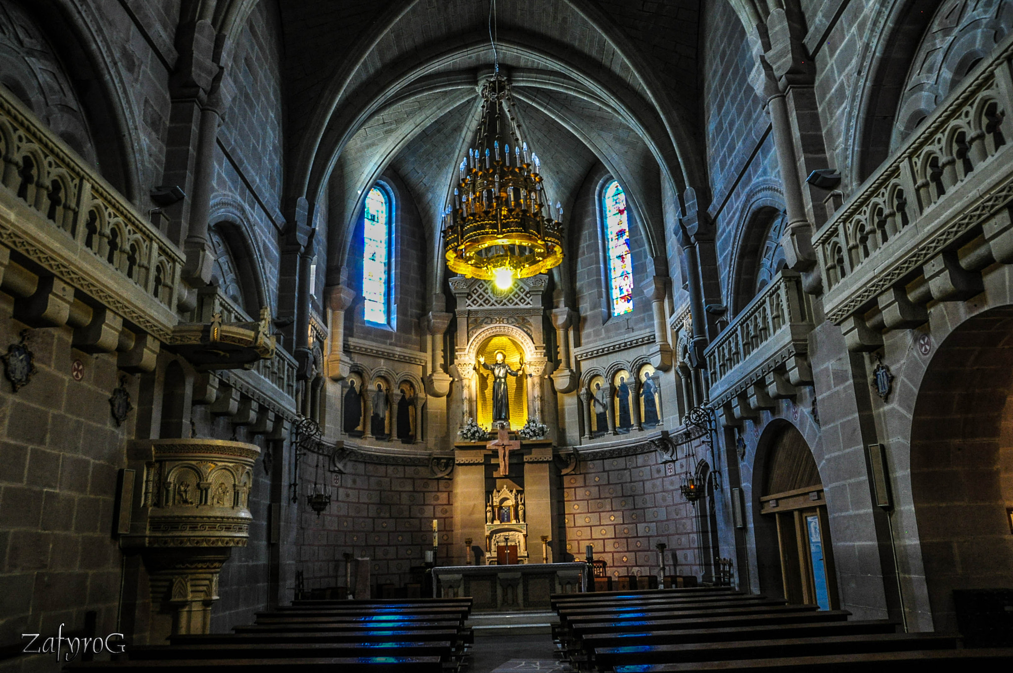 Nikon D5000 sample photo. Iglesia castillo javier photography