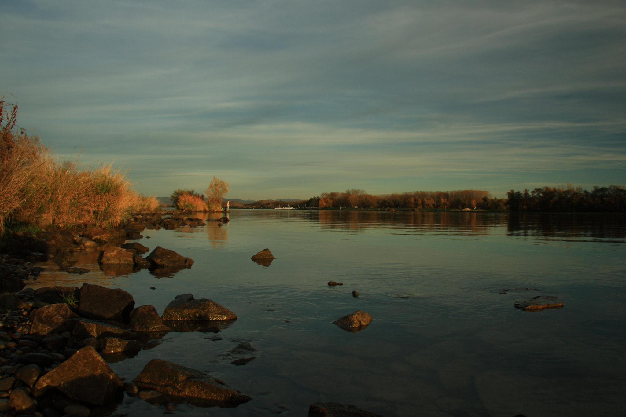 Canon EF-S 17-85mm F4-5.6 IS USM sample photo. The shore photography