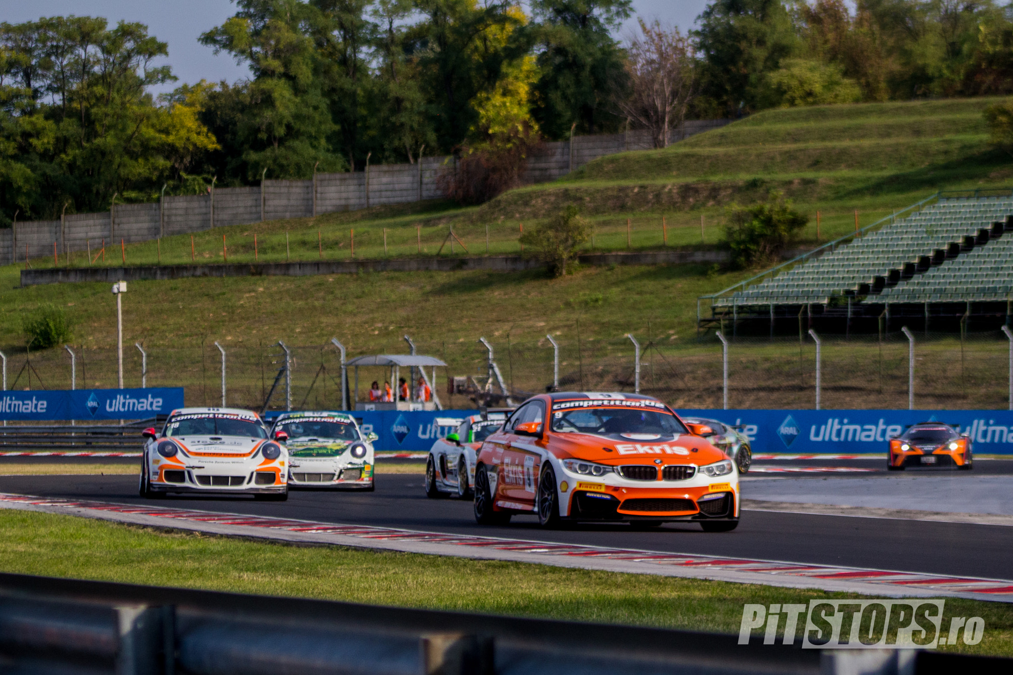 Canon EF 75-300mm f/4-5.6 USM sample photo. Euro gt4 hungaroring - ekris bmw m4 leads the field photography