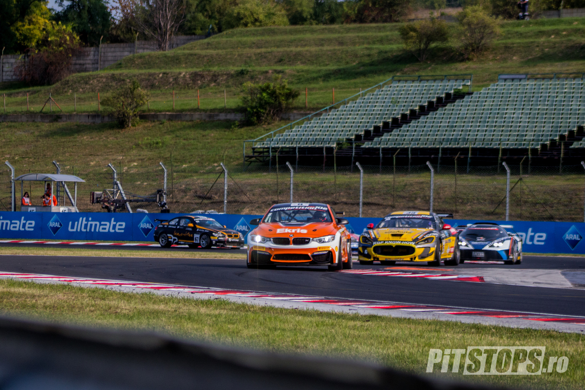 Canon EF 75-300mm f/4-5.6 USM sample photo. Euro gt4 hungaroring - ekris bmw m4 leads the field (4) photography