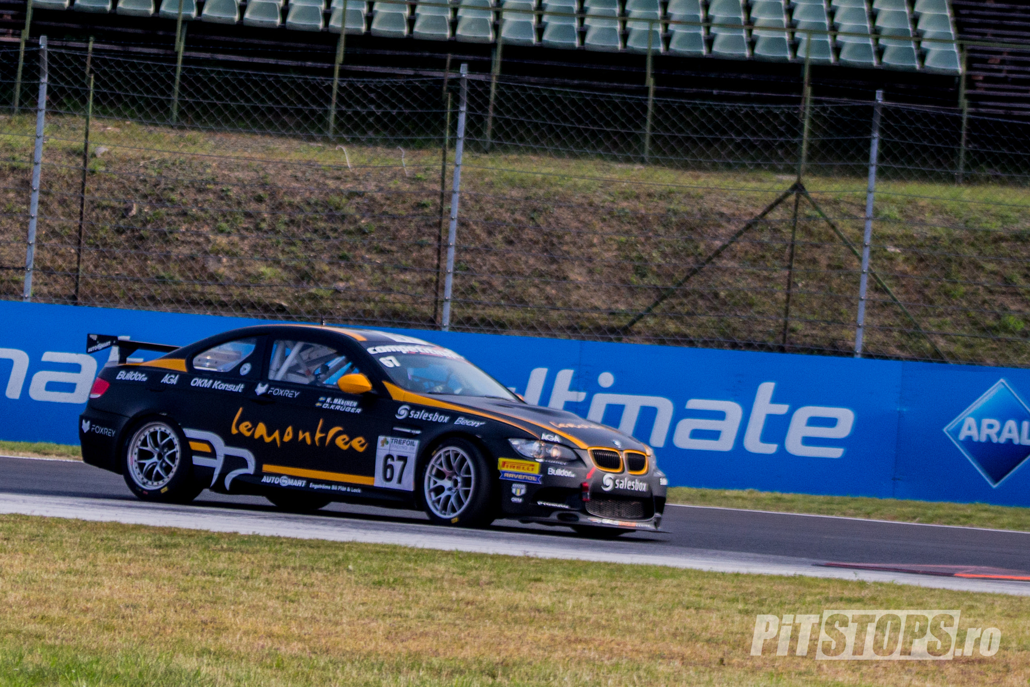 Canon EF 75-300mm f/4-5.6 USM sample photo. Euro gt4 hungaroring - bald eagle bmw e92 in the chicane photography