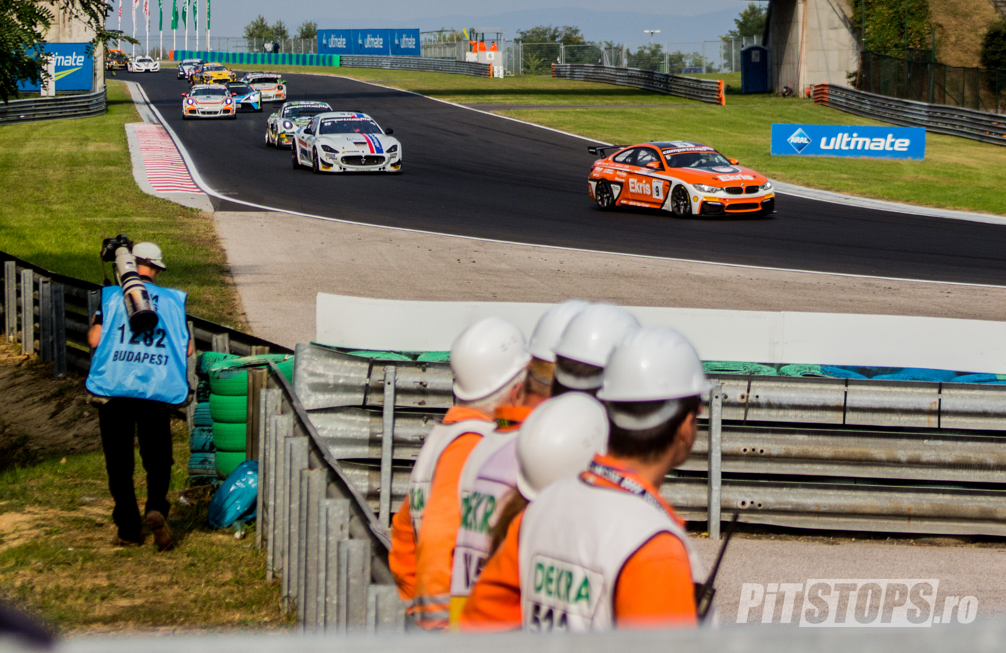 Canon EF 75-300mm f/4-5.6 USM sample photo. Euro gt4 hungaroring - ekris bmw m4 leads in t2 photography