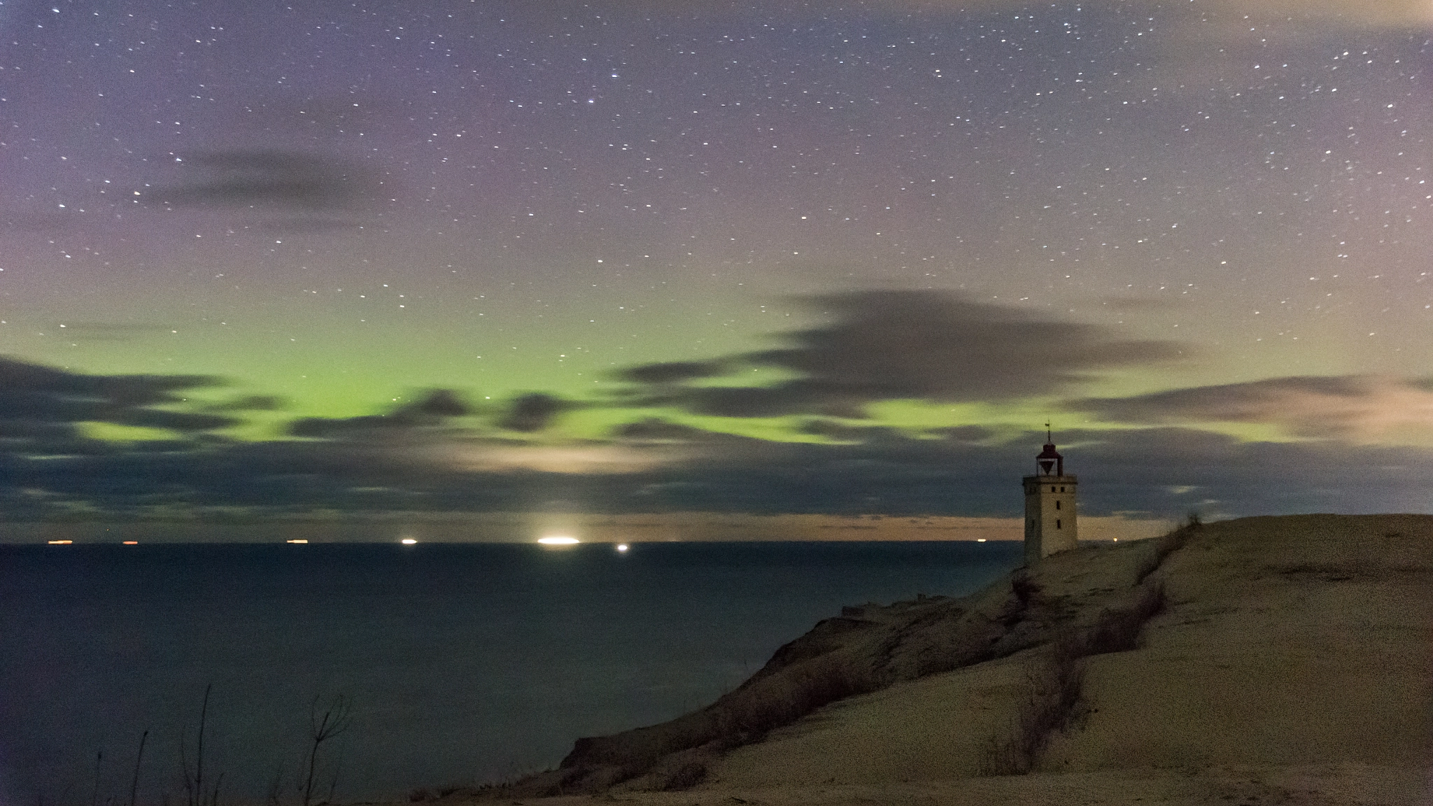 Sony SLT-A55 (SLT-A55V) + Sigma 17-70mm F2.8-4 DC Macro HSM sample photo. Aurora lighthouse photography