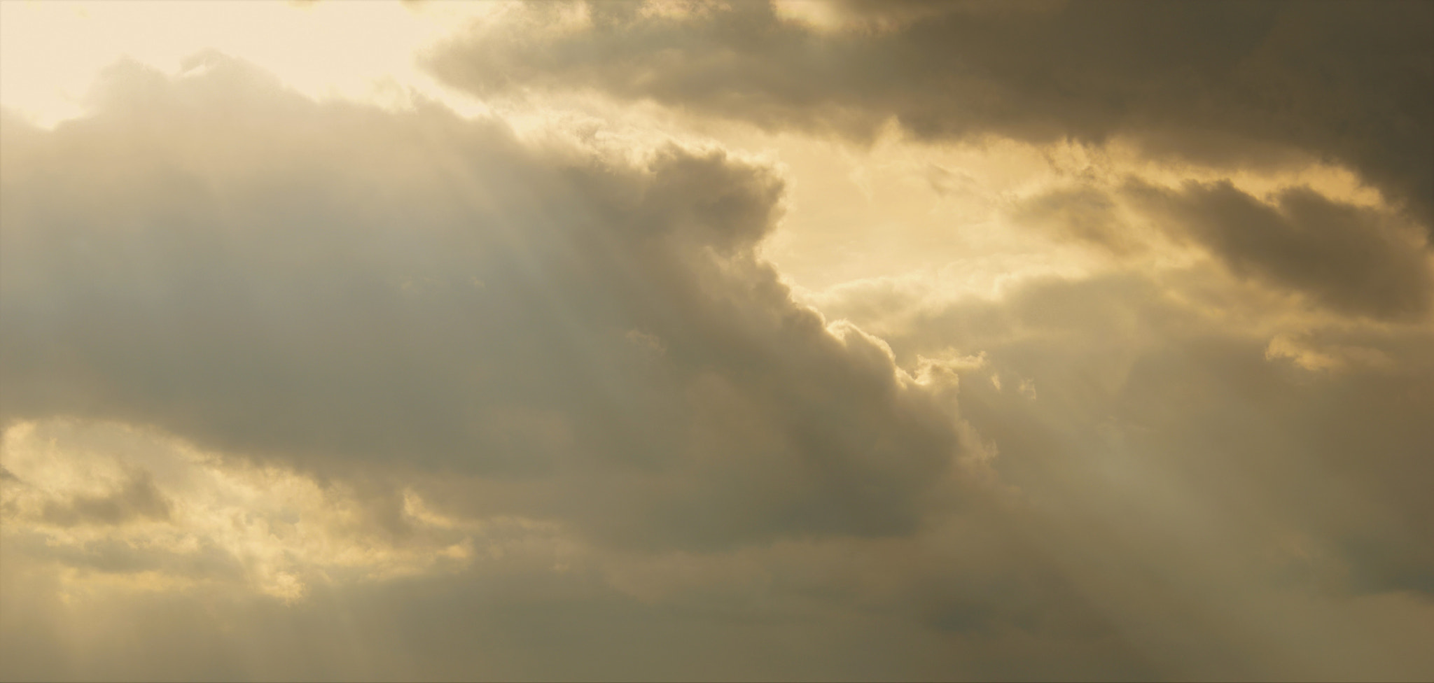 AF Nikkor 70-210mm f/4-5.6 sample photo. God rays photography