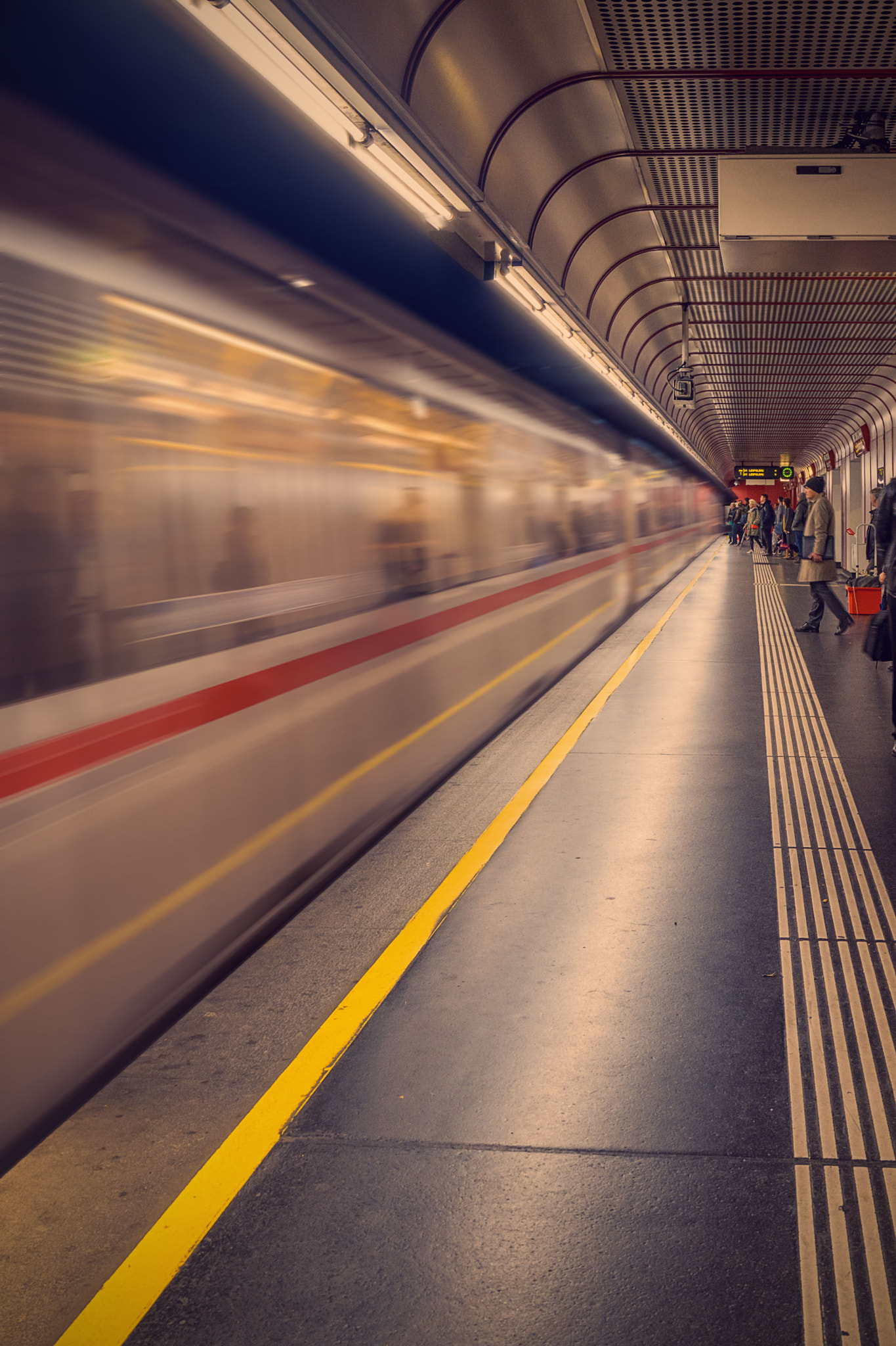 Sony a6300 sample photo. Subway photography