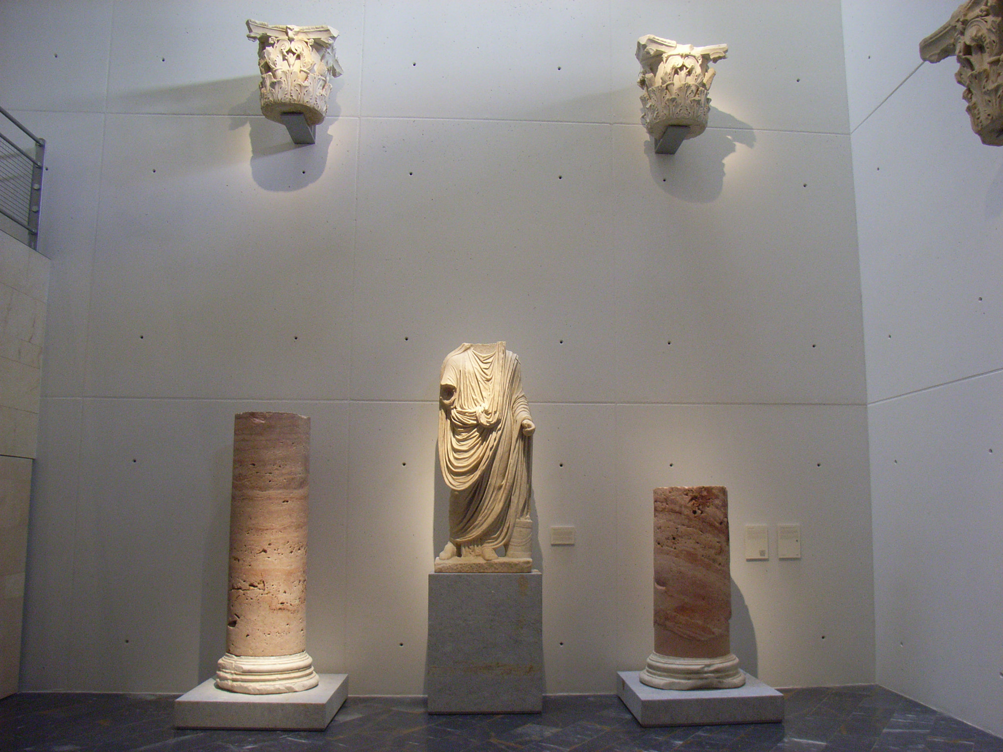 Ricoh Caplio R4 sample photo. Museo del tatro romano de cartagena (españa) photography