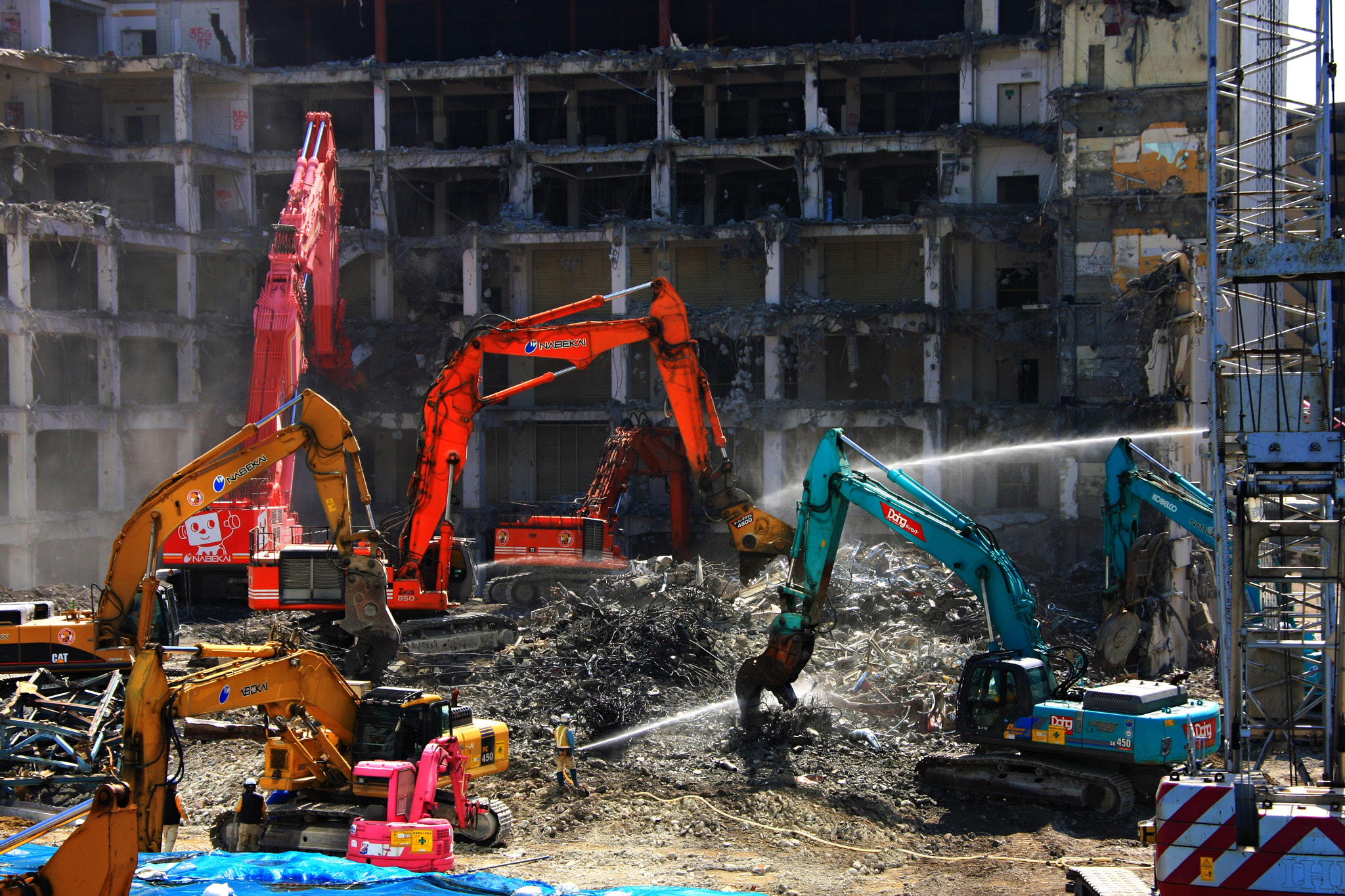 Canon EOS 40D sample photo. Demolition work photography