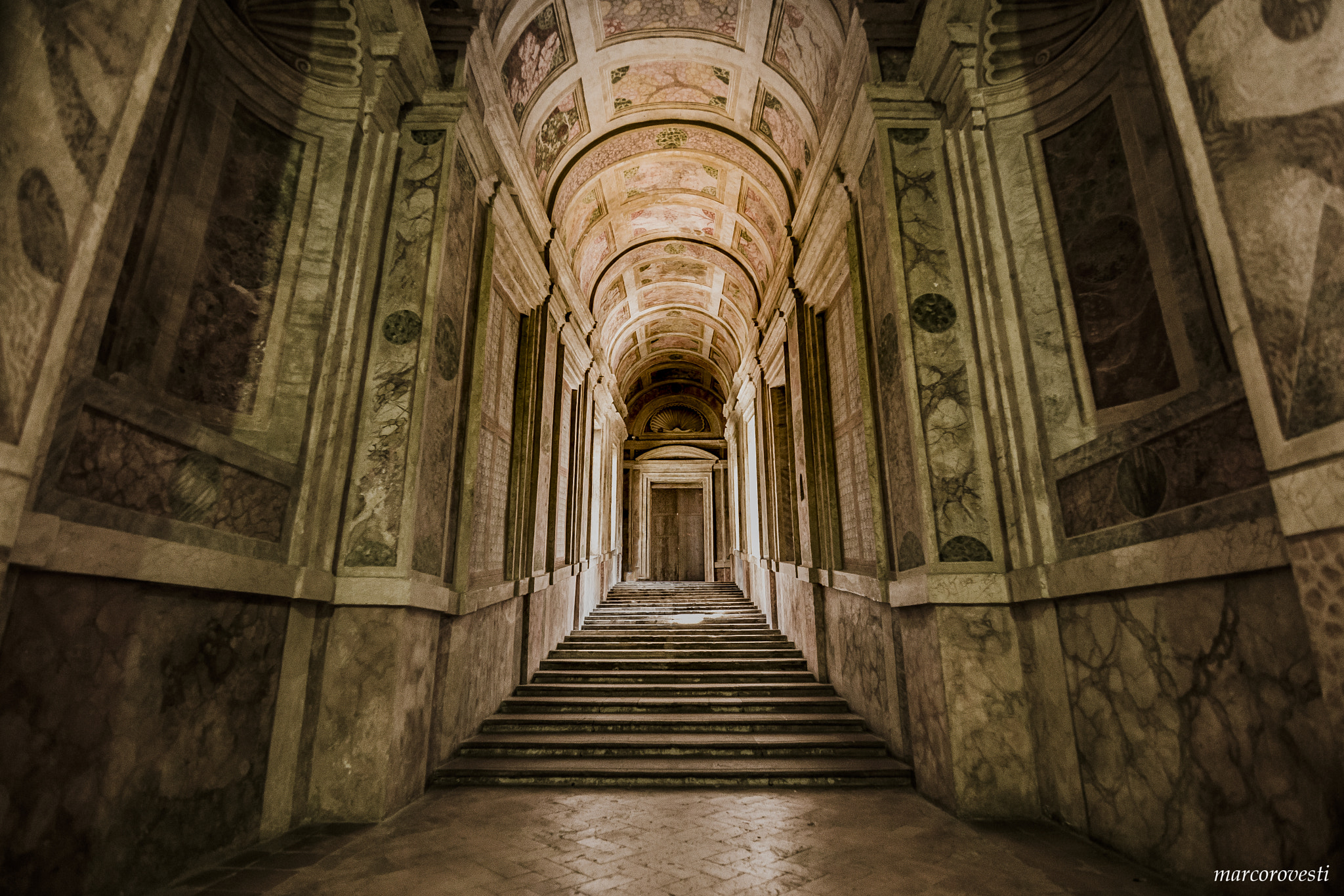Nikon D3300 + Tokina AT-X 11-20 F2.8 PRO DX (AF 11-20mm f/2.8) sample photo. Interior palace staircase photography