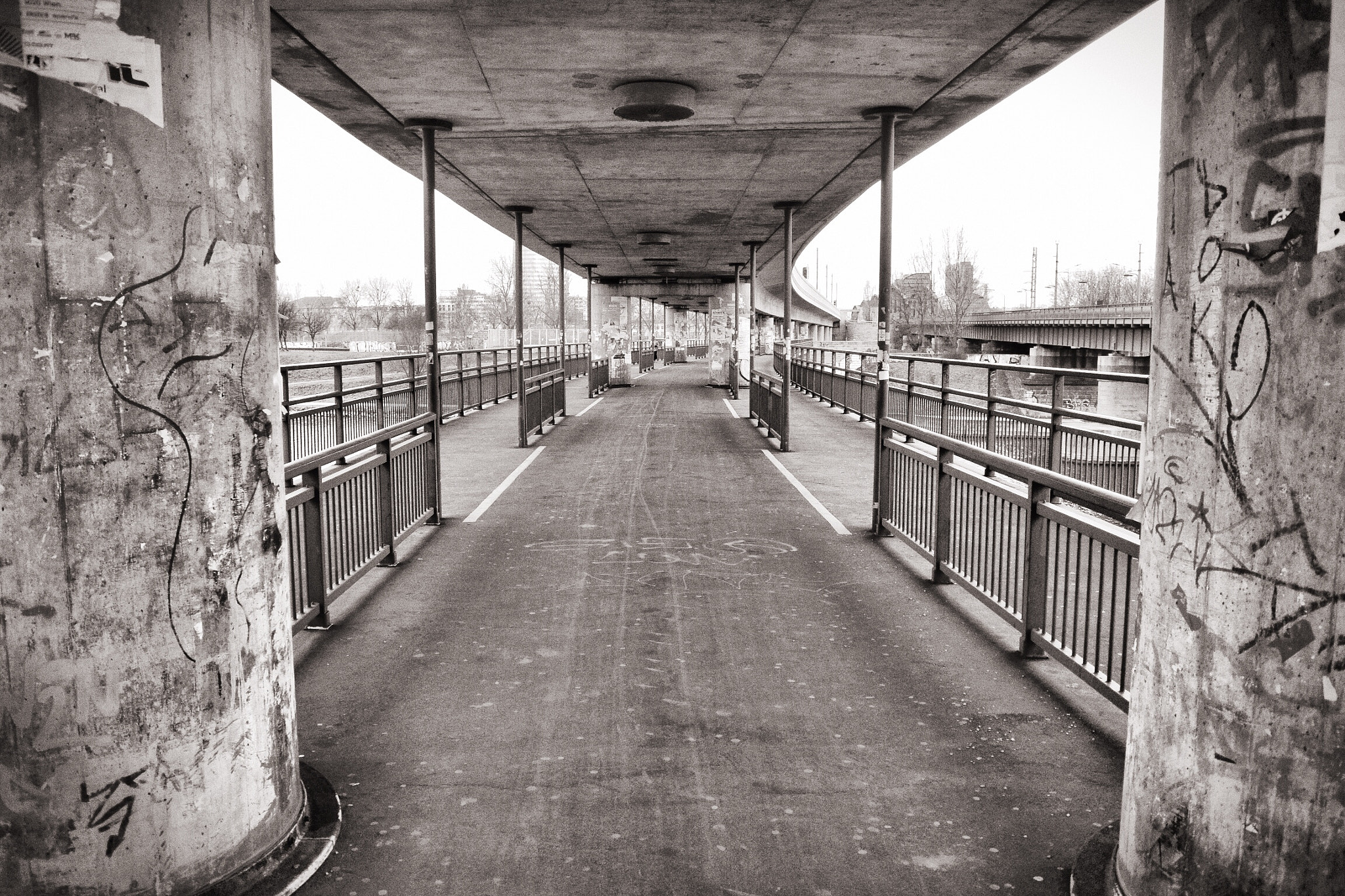 Nikon 1 J3 sample photo. Bridge over river donau photography