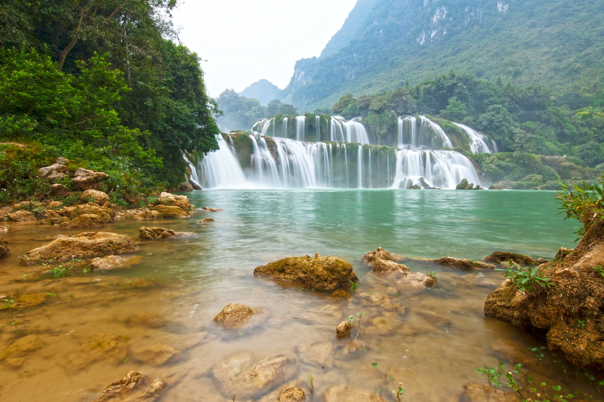 Nikon D2Xs + Nikon AF-S Nikkor 14-24mm F2.8G ED sample photo. Waterfall photography