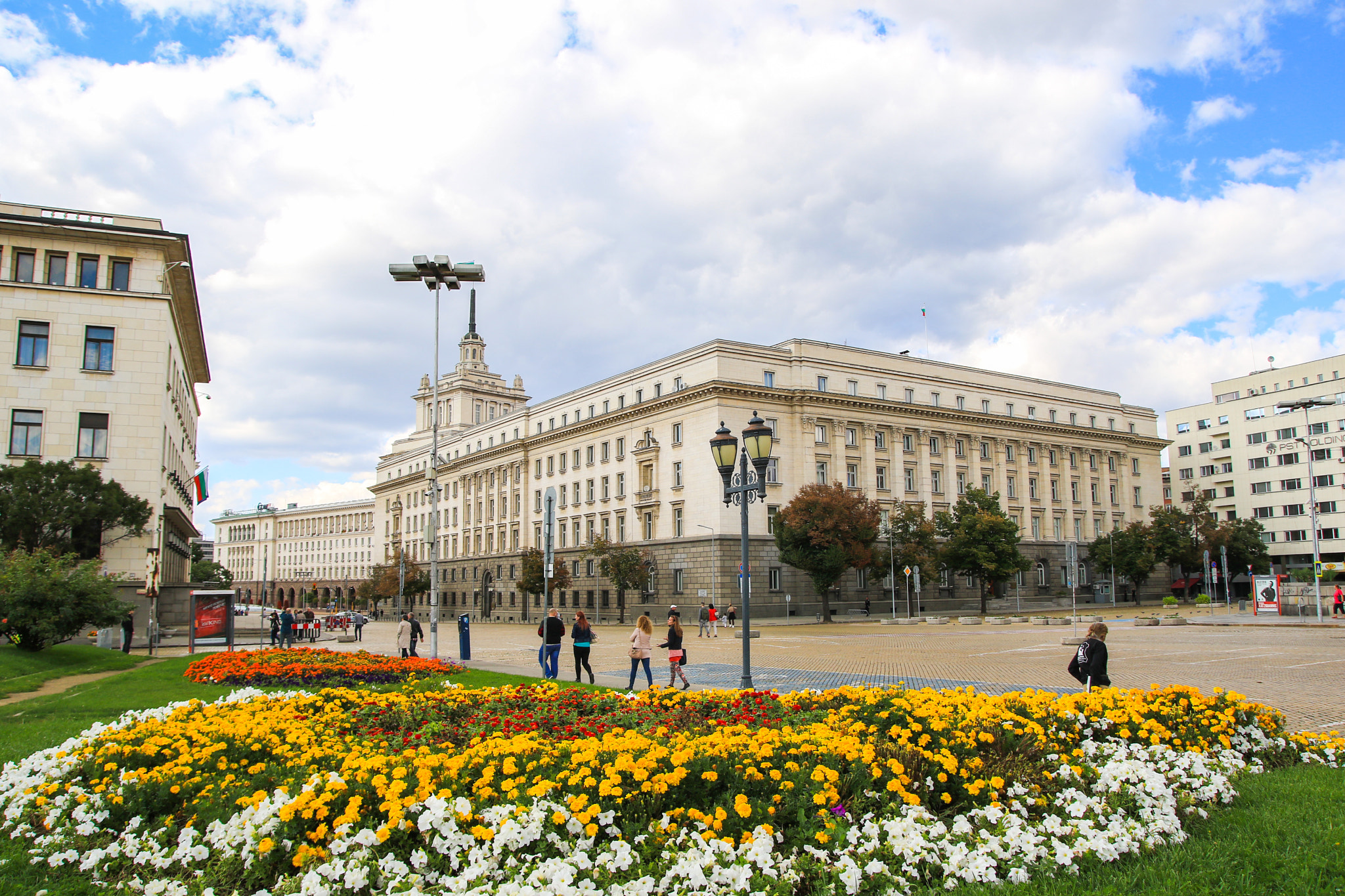 Tamron SP AF 17-50mm F2.8 XR Di II LD Aspherical (IF) sample photo. Old parliament building, sofia photography