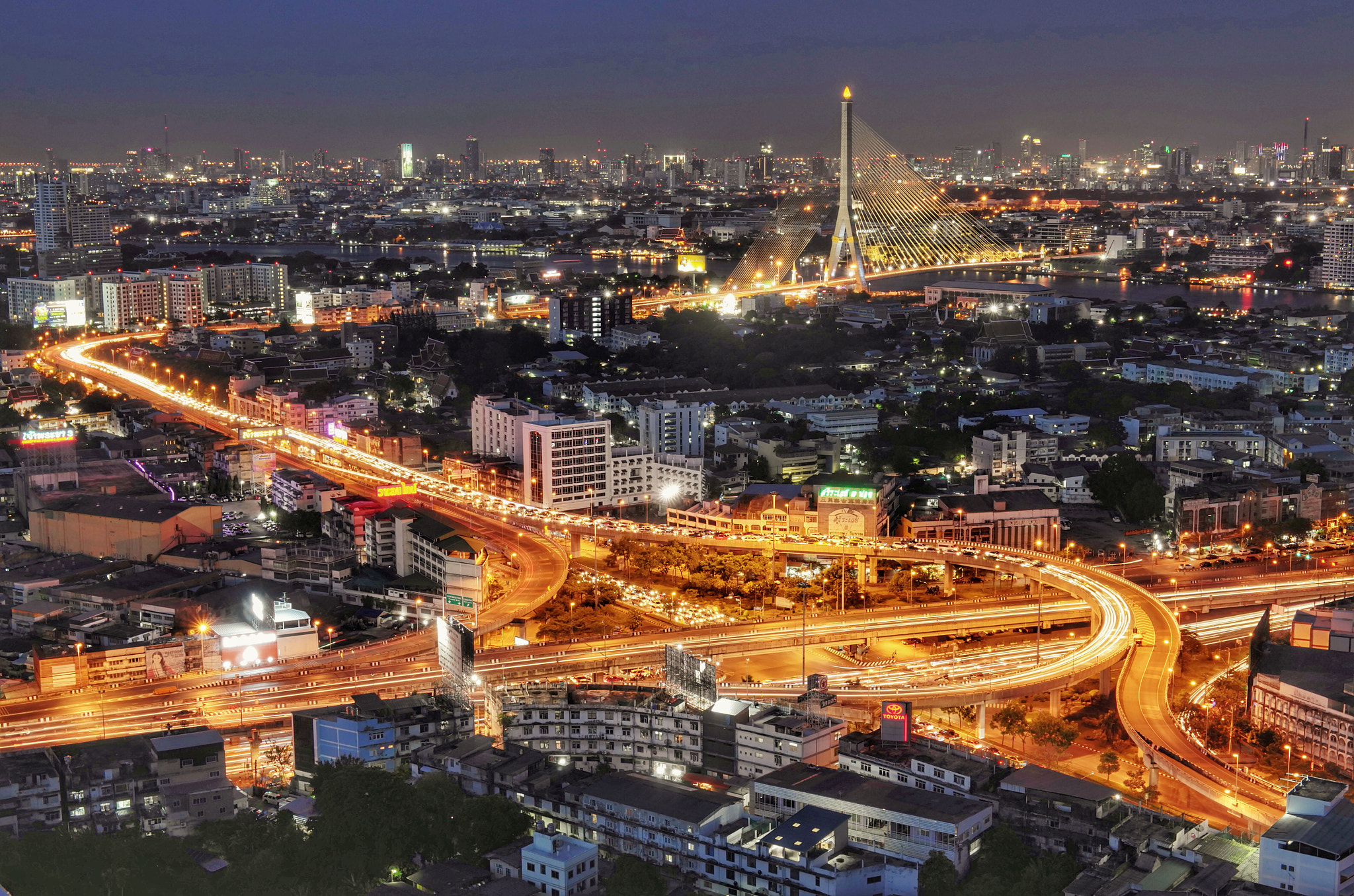 Leica T (Typ 701) sample photo. Big junction in bangkok photography