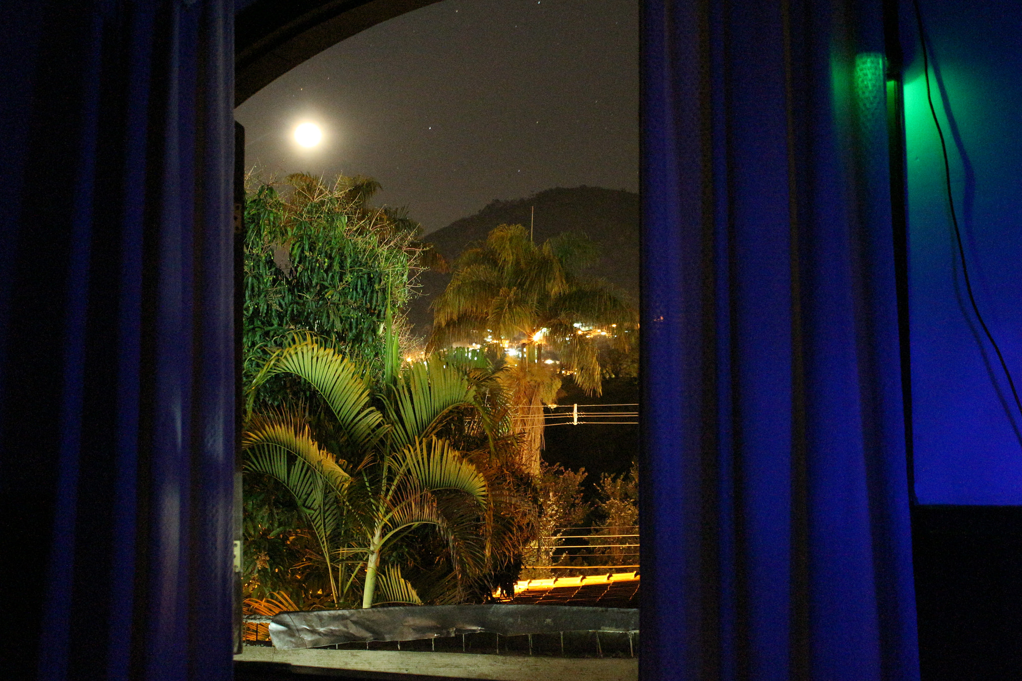 Canon EOS 650D (EOS Rebel T4i / EOS Kiss X6i) sample photo. Moon photography