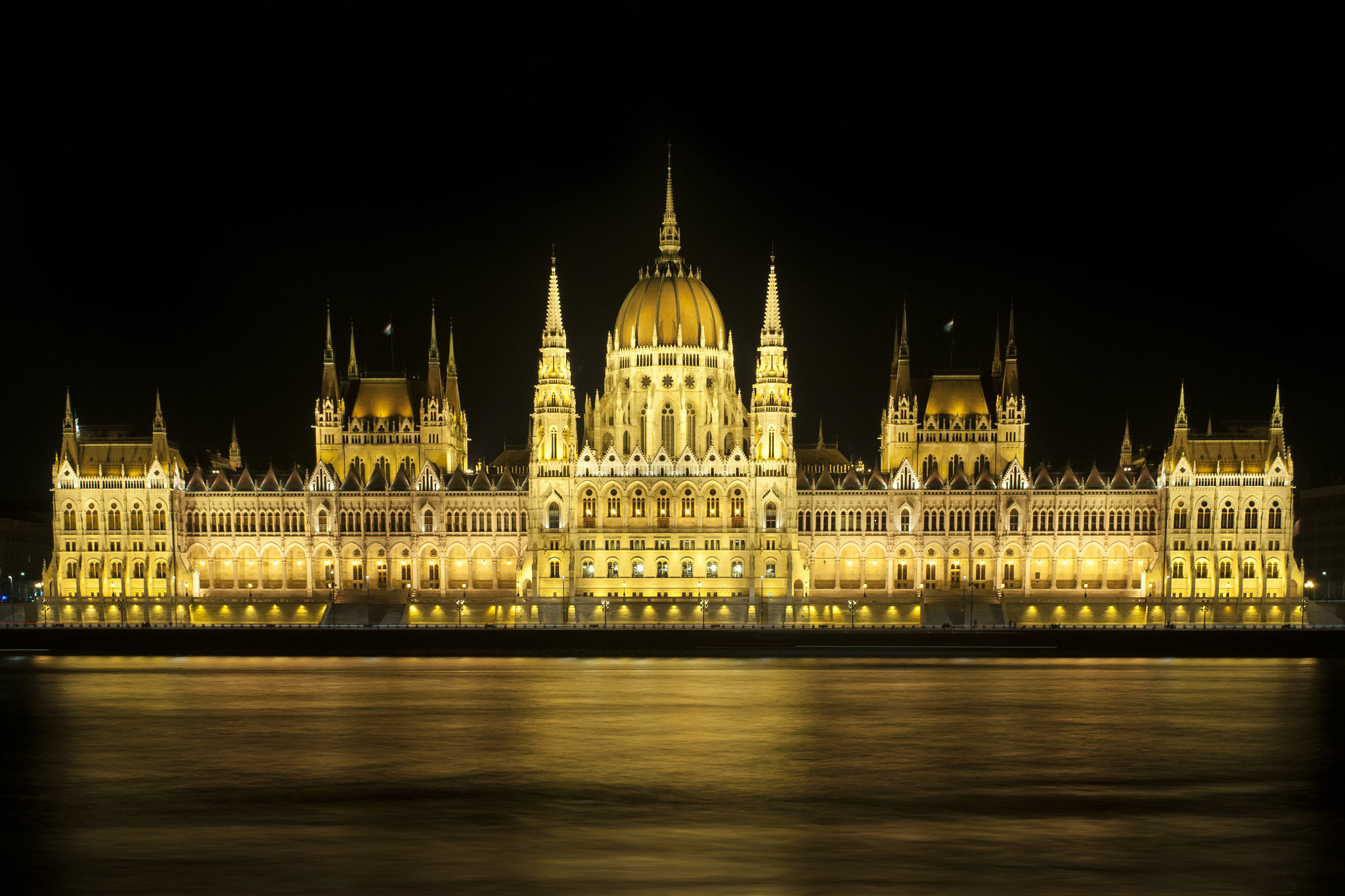 Nikon D300 sample photo. Hungarian parliament photography