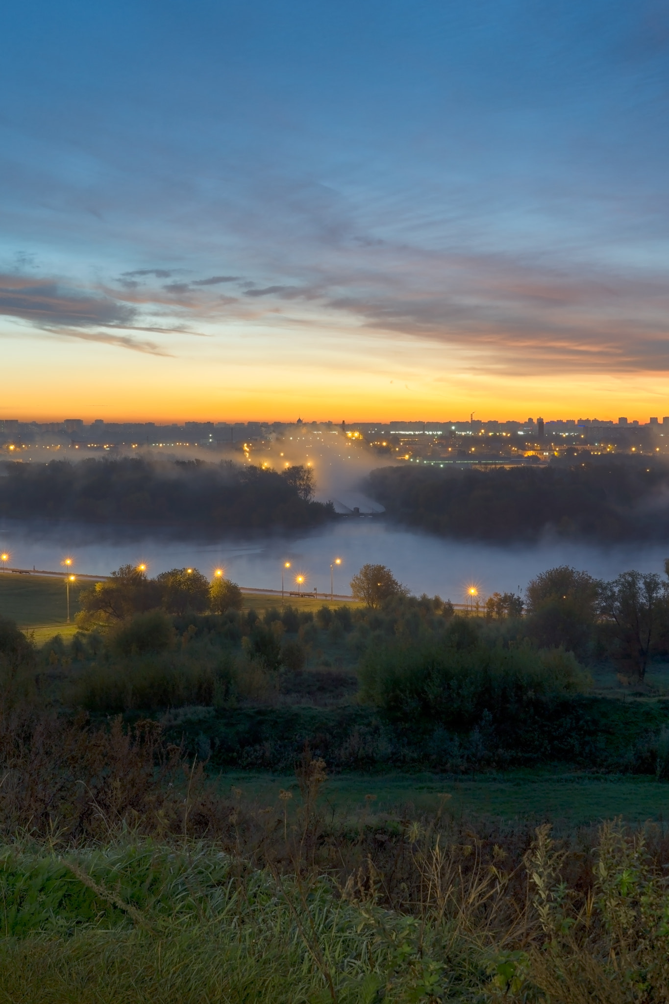 Sony FE 28mm F2 sample photo. Dawn photography