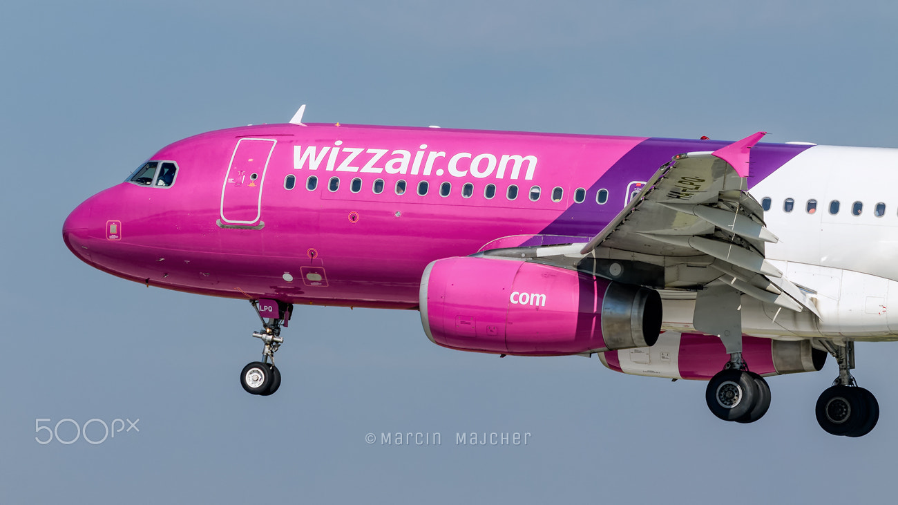 Nikon D90 + Nikon AF-S Nikkor 300mm F4D ED-IF sample photo. Wizzair airlines, a320-232, reg ha-lpq photography