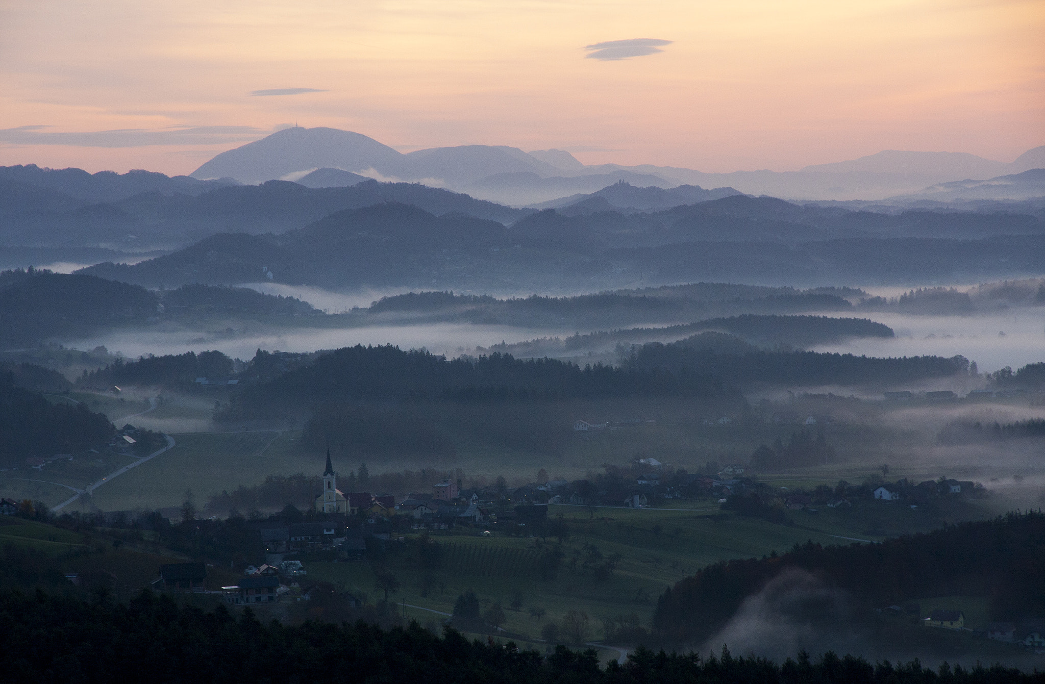 Canon EOS 40D sample photo. Foggy morning 02 photography