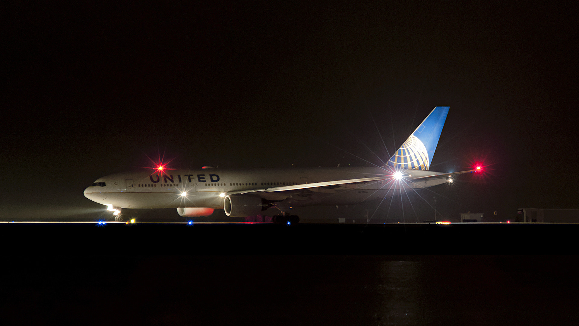 Nikon D700 sample photo. Ual ready for takeoff photography