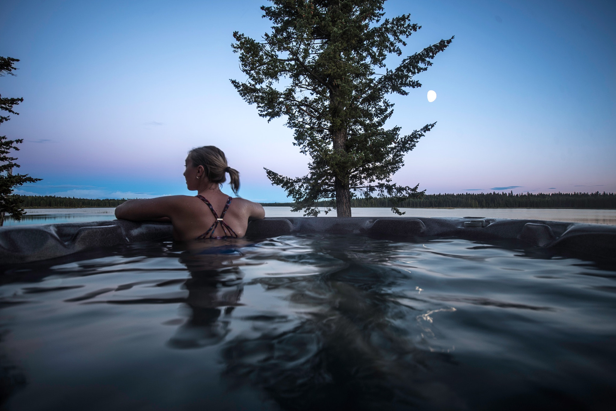 Nikon D750 + Nikon AF-S DX Nikkor 10-24mm F3-5-4.5G ED sample photo. Beautiful views from the hot tube. photography