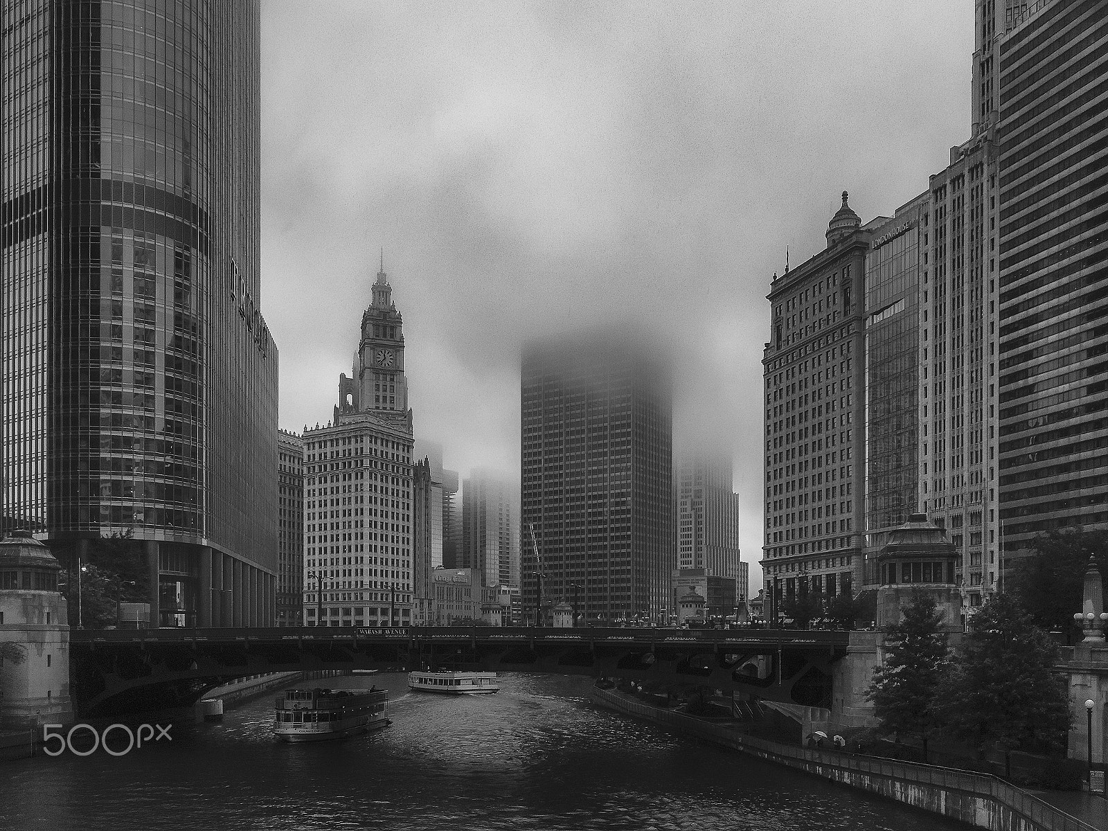 Apple iPhone sample photo. Beautiful chicago gloom photography